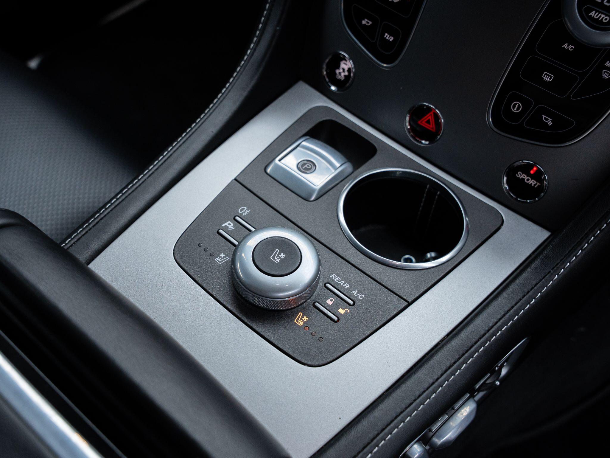 Aston Martin Rapide view 33