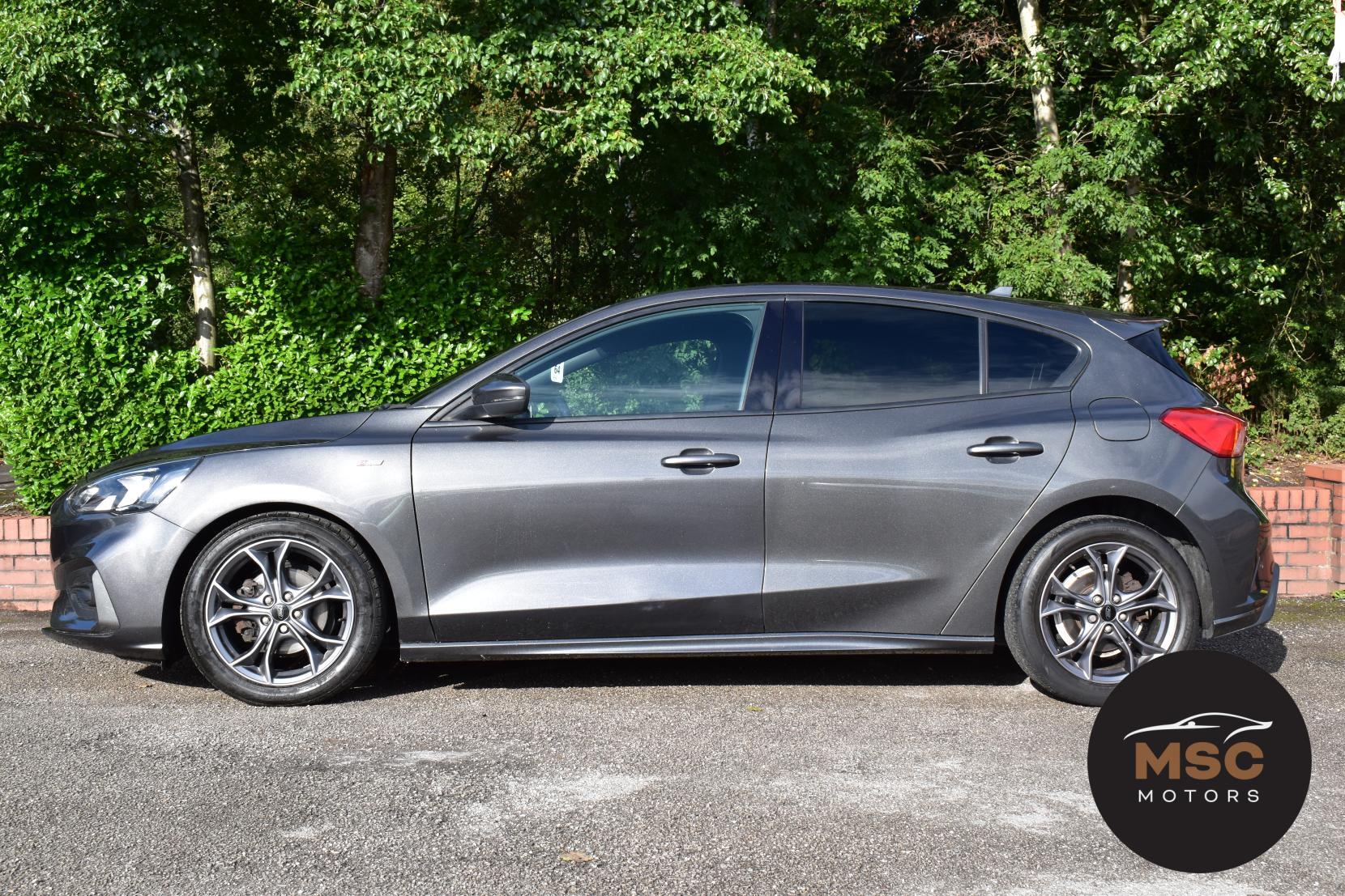Ford Focus view 10
