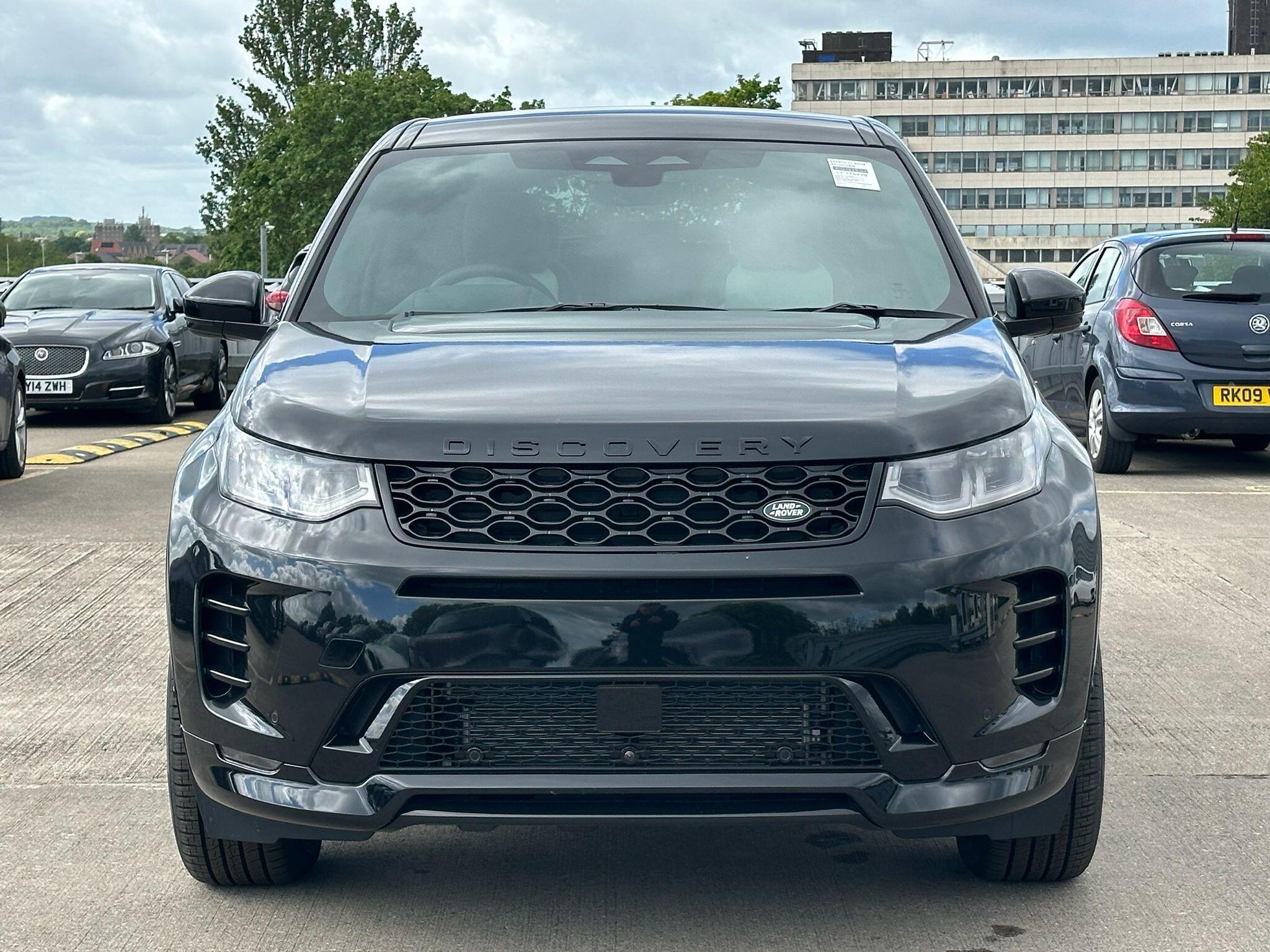 Land Rover Discovery Sport view 2