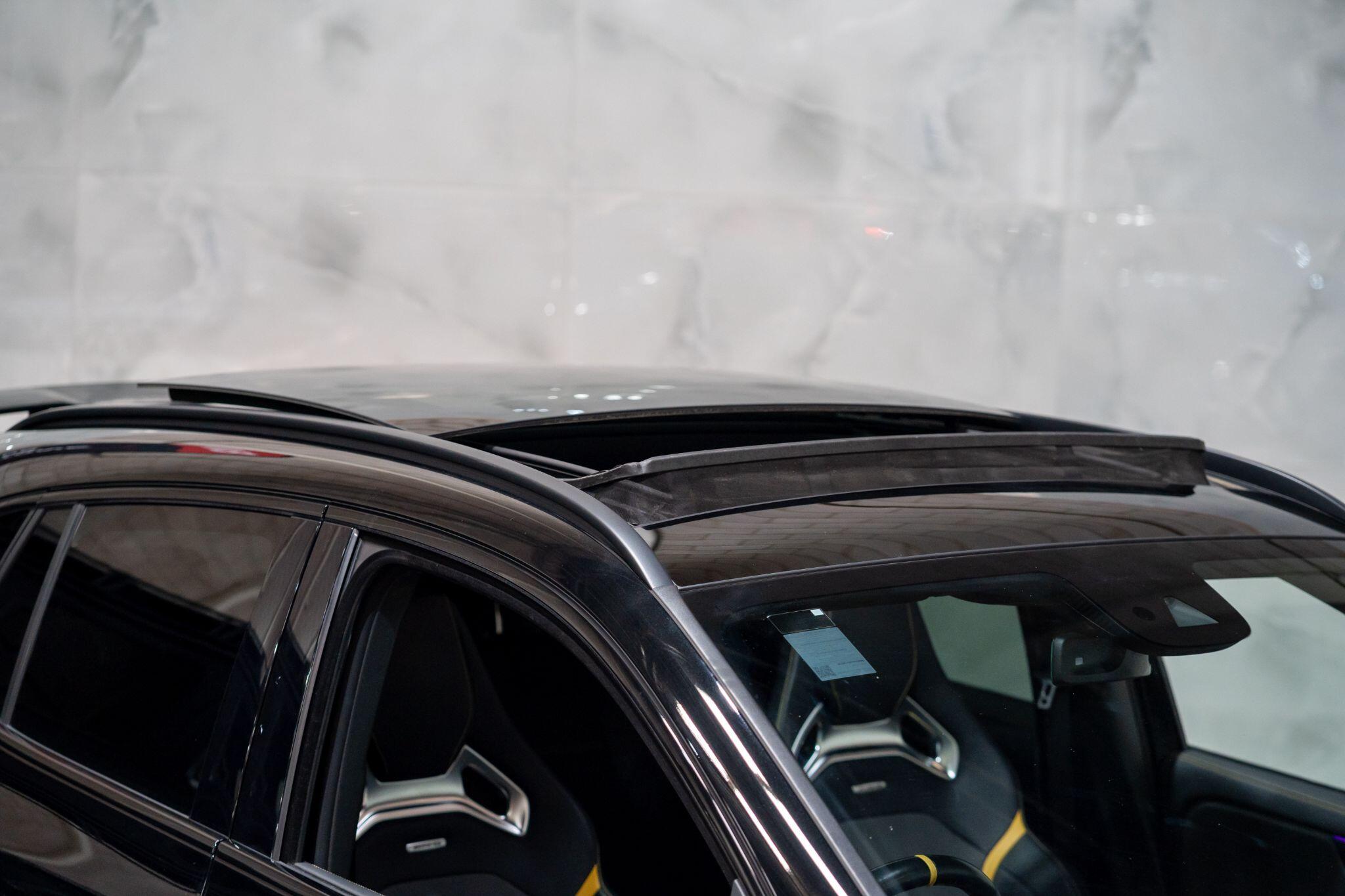 Mercedes-Benz Gla view 2