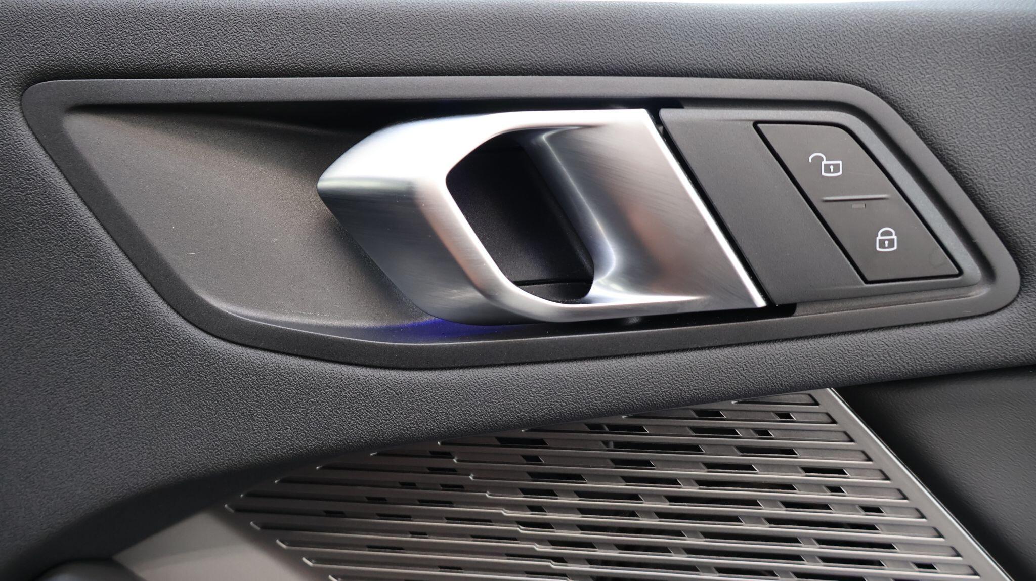 BMW 1 Series view 26