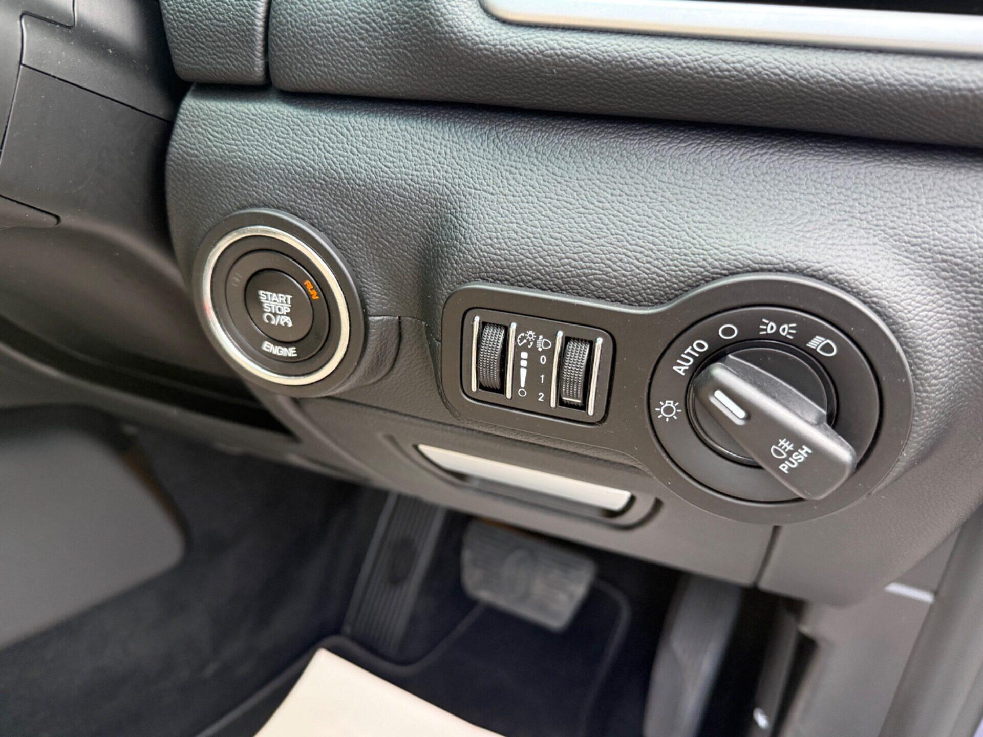 Maserati Ghibli view 26