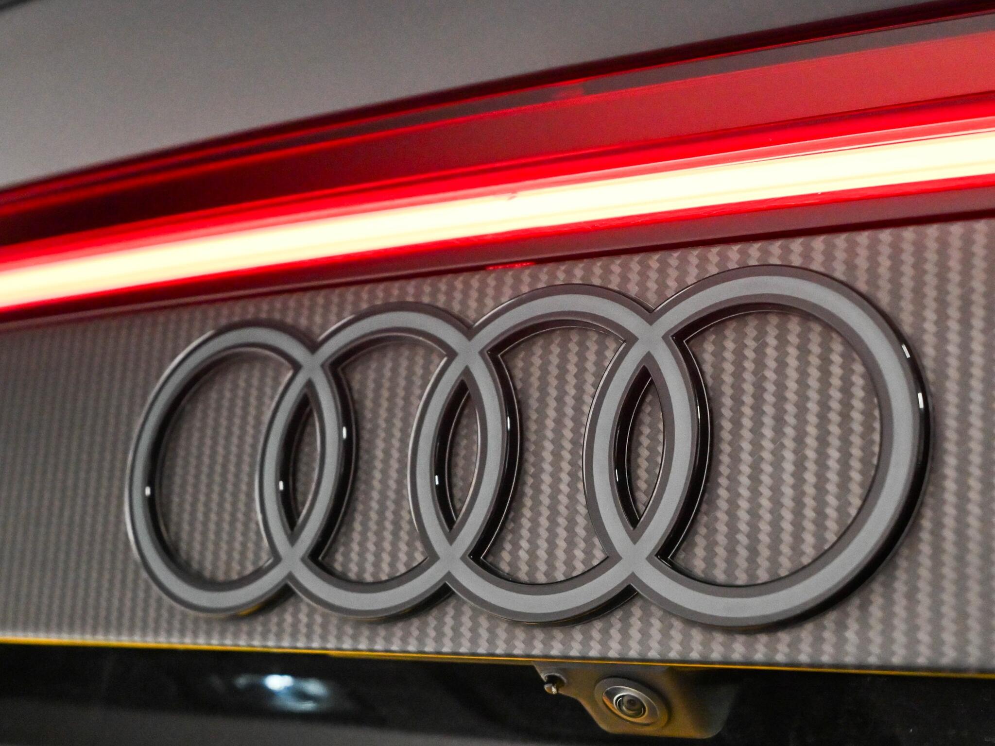 Audi RSQ8 view 36