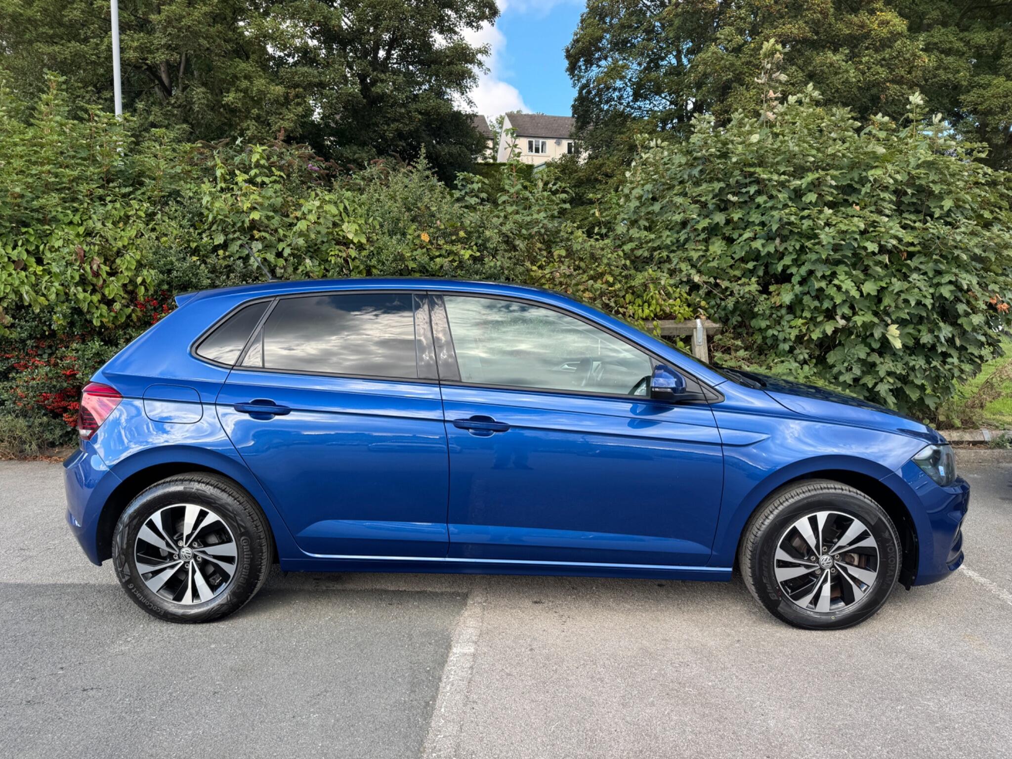Volkswagen Polo view 4