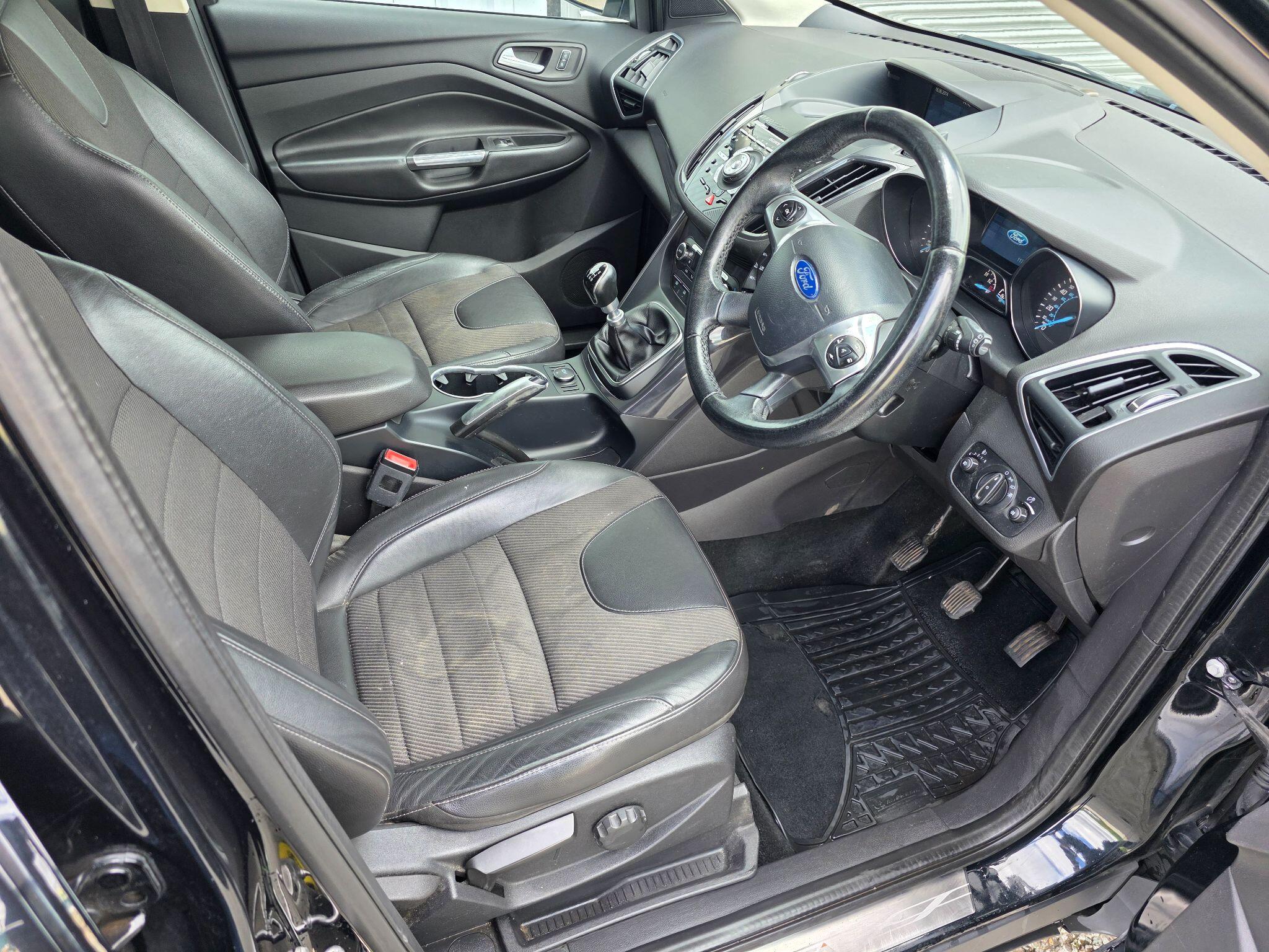 Ford Kuga view 12