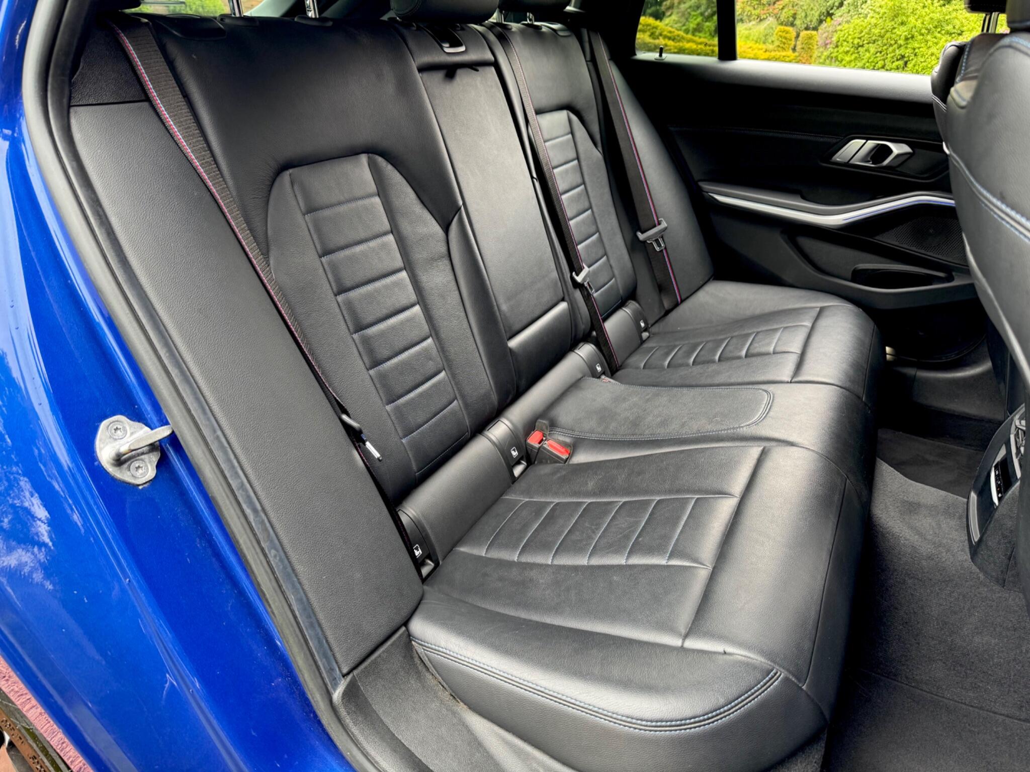 BMW 3 Series view 20