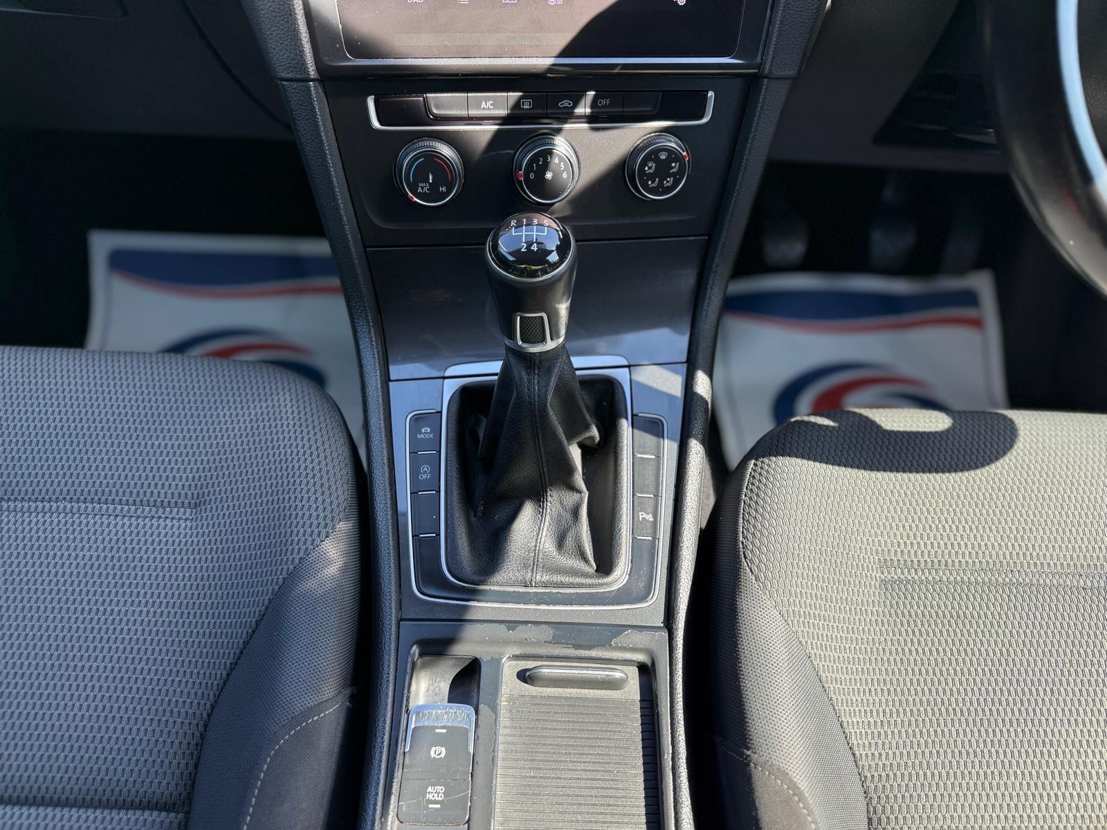 Volkswagen Golf view 26