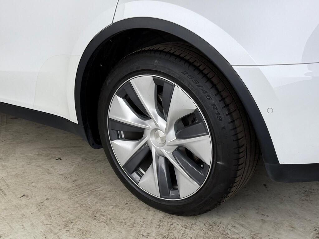 Tesla Model Y view 9