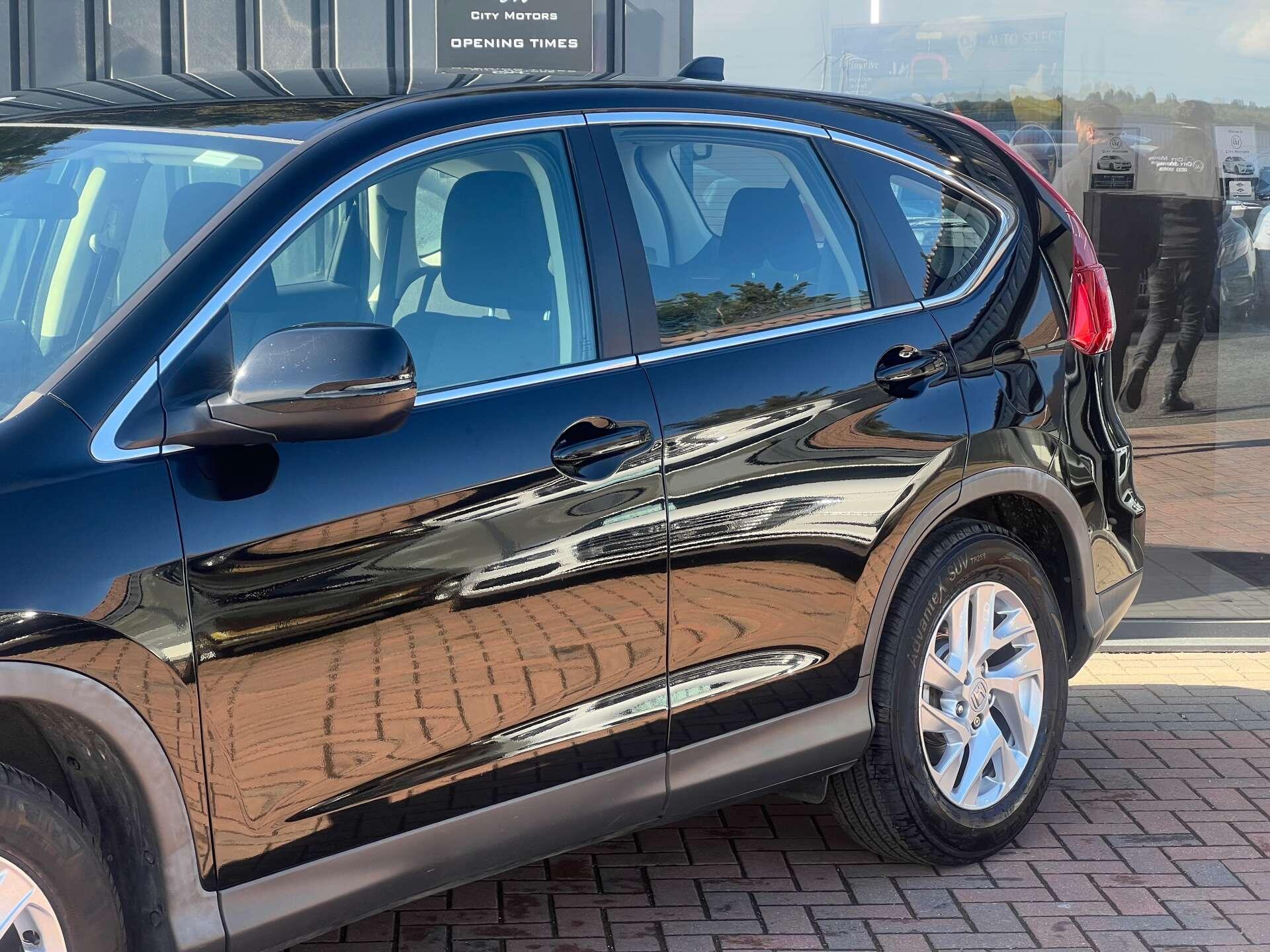 Honda CR-V view 3