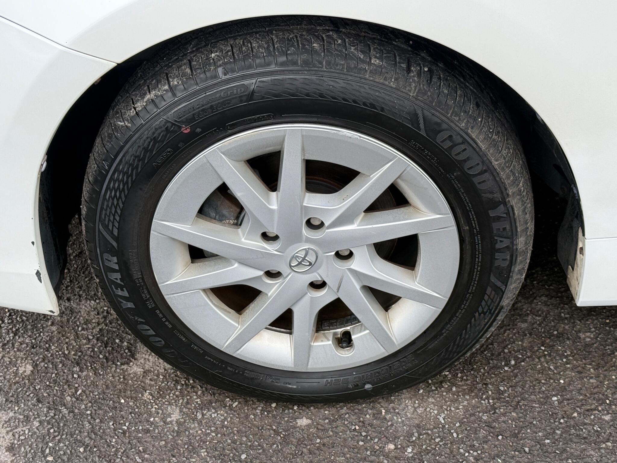 Toyota Prius+ - Image 30
