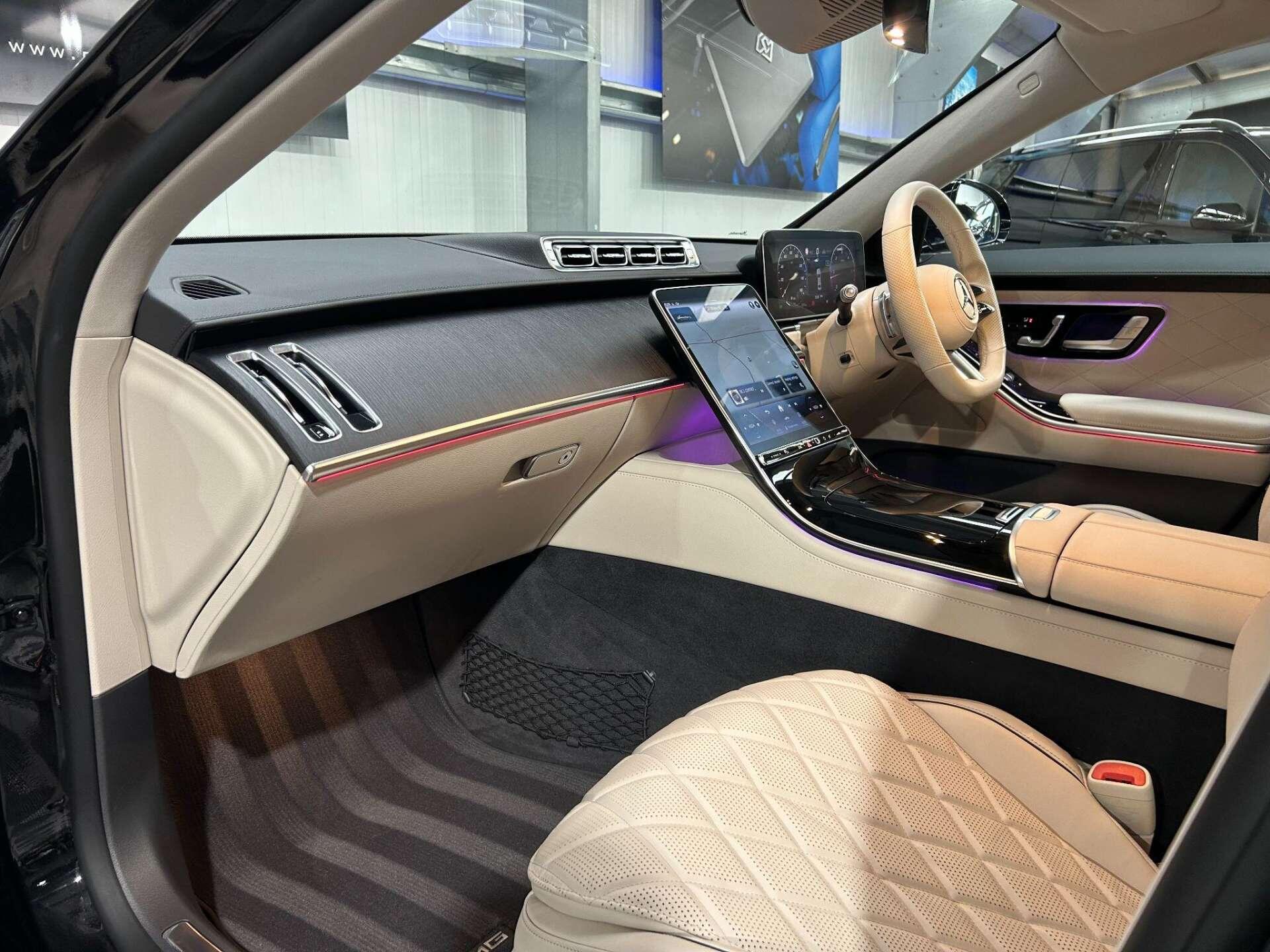 Mercedes-Benz S Class view 29