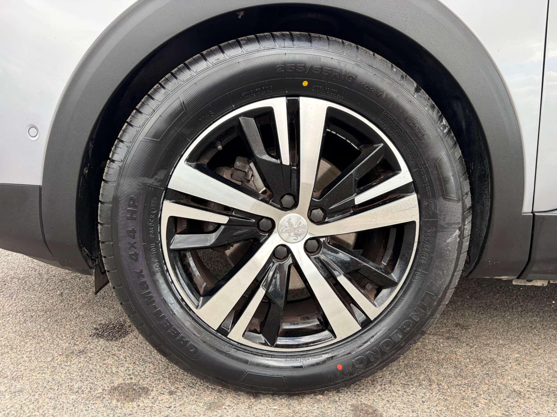 Peugeot 3008 view 13