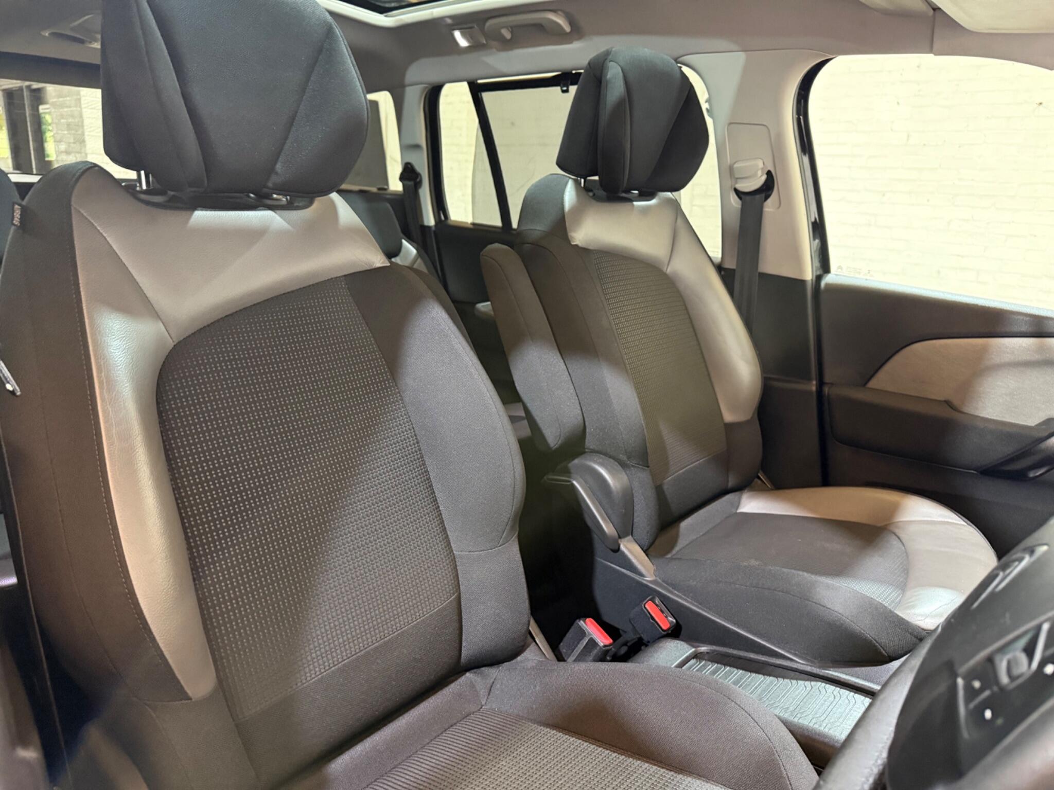 Citroen Grand C4 Picasso view 19