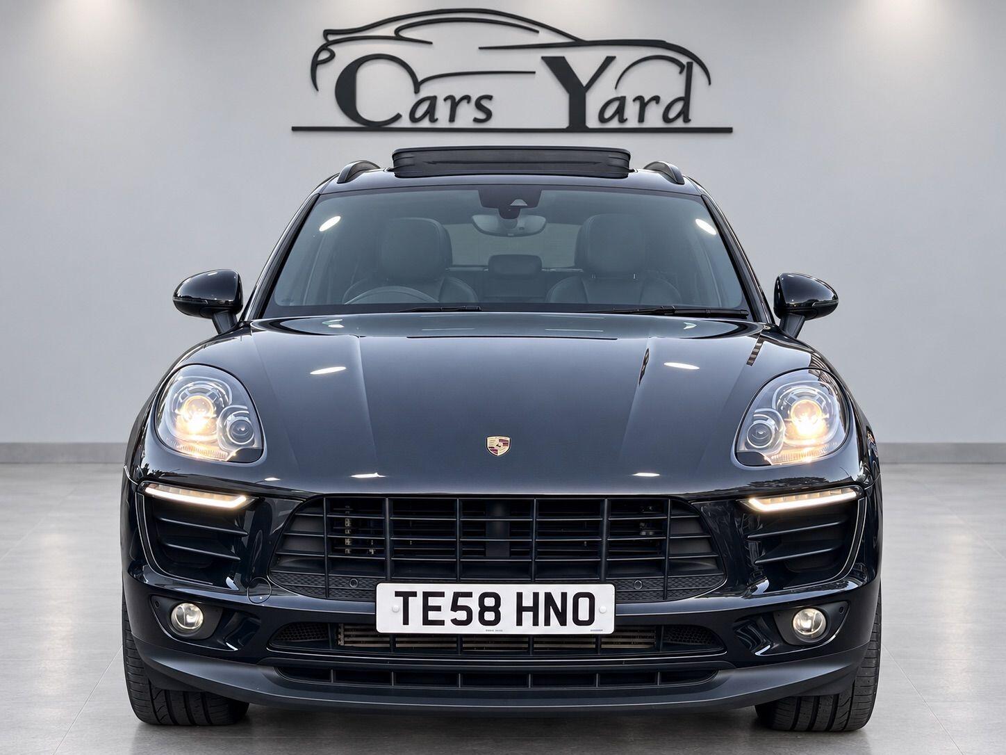 Porsche Macan view 3
