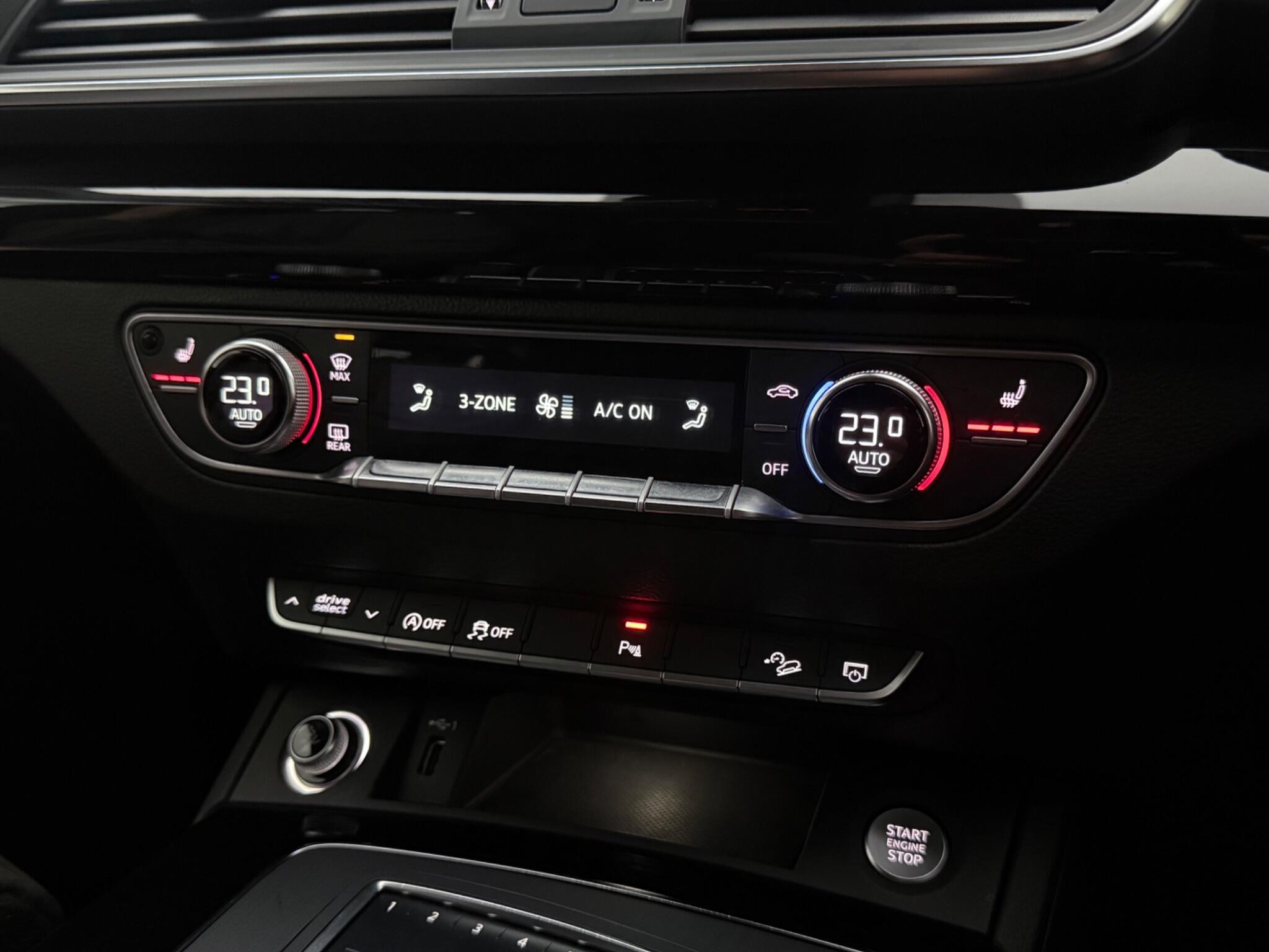Audi Q5 view 32