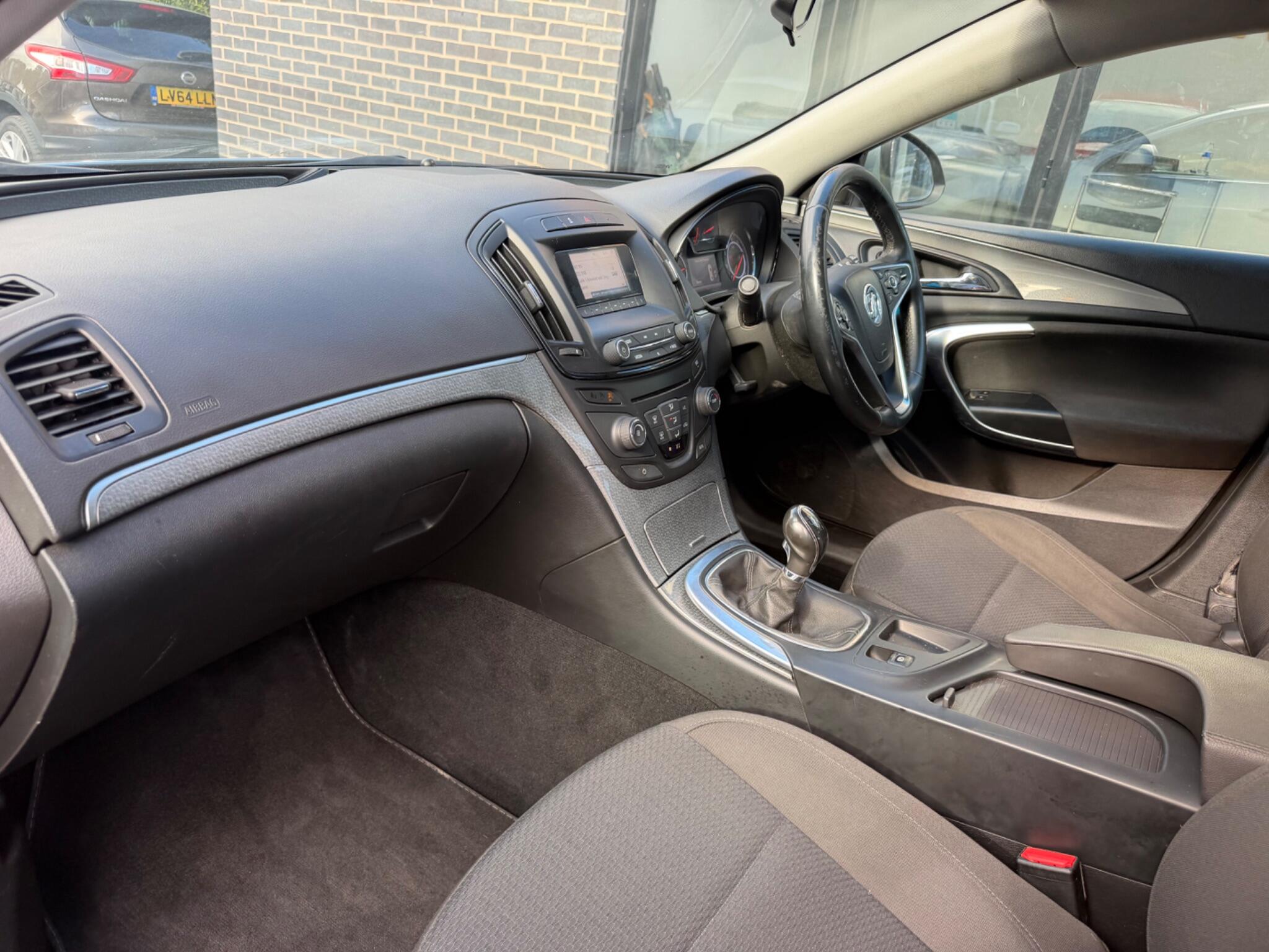 Vauxhall Insignia view 16