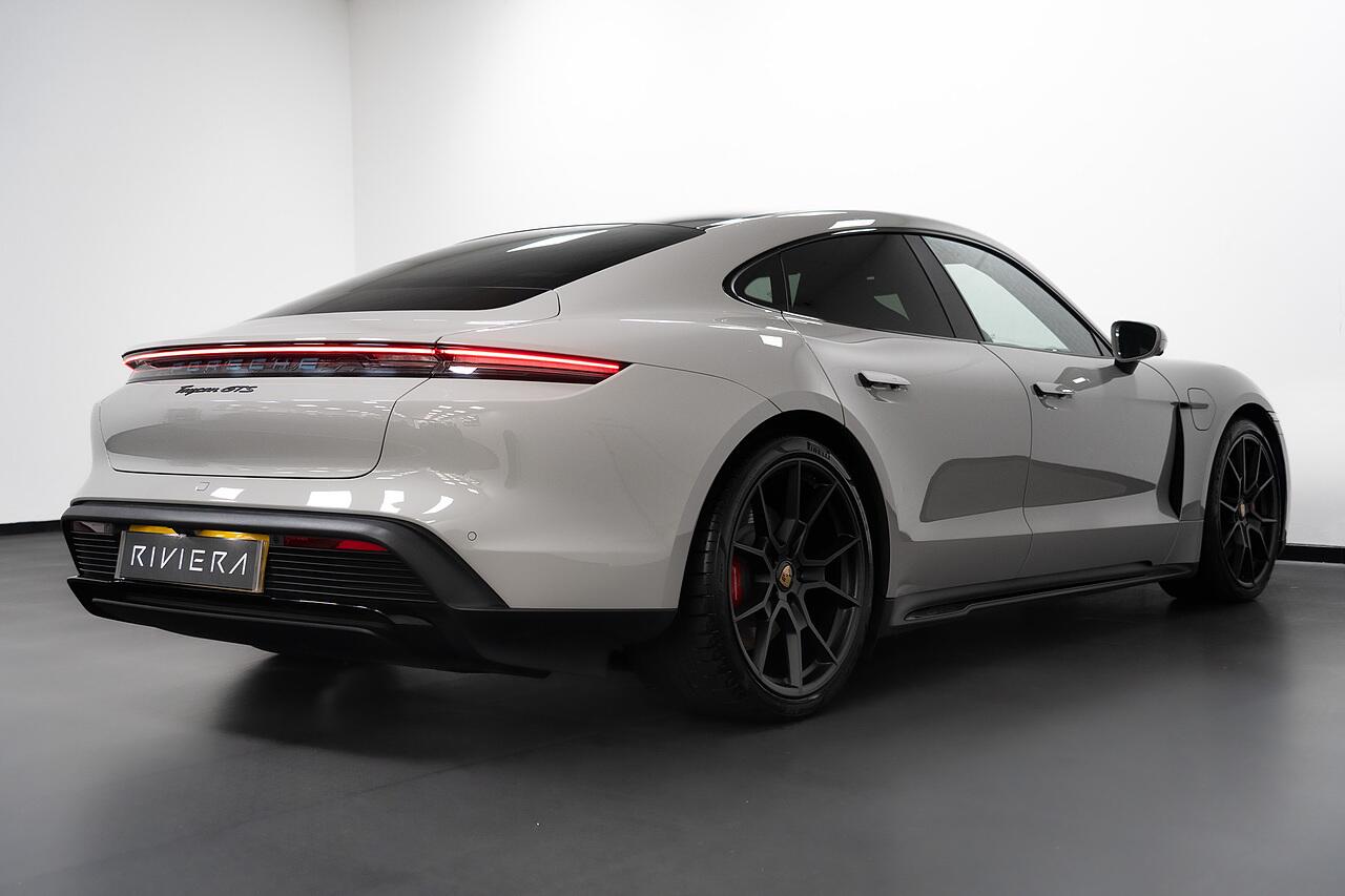 Porsche Taycan view 41