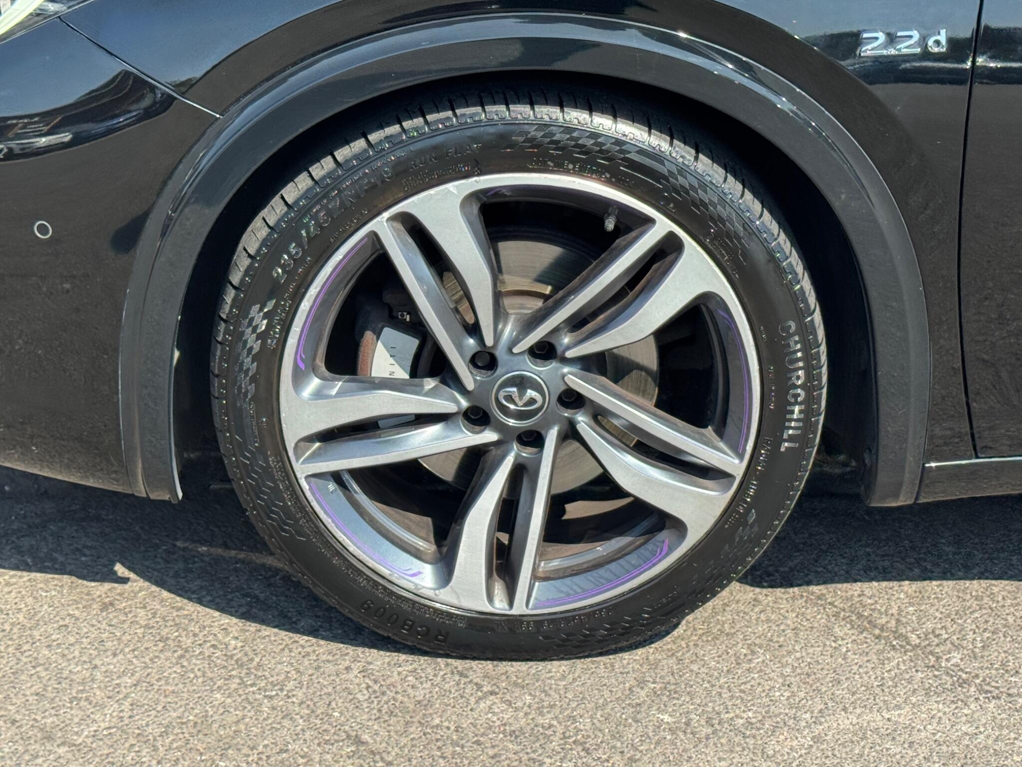 Infiniti Q30 view 35
