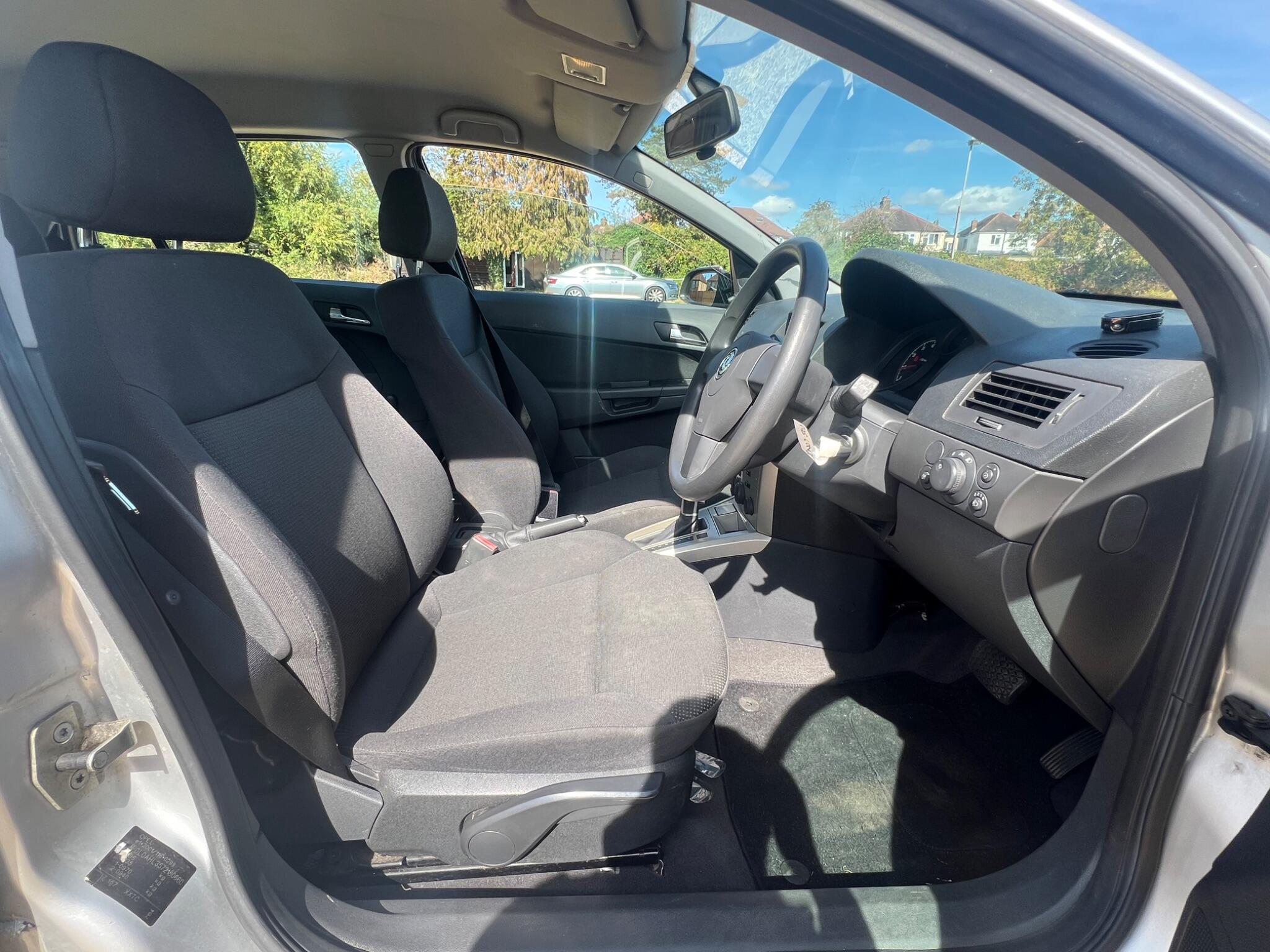 Vauxhall Astra view 15