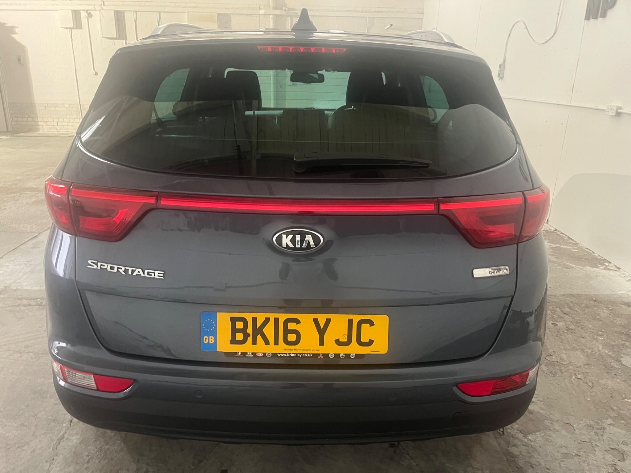 2016 Kia Sportage image 13