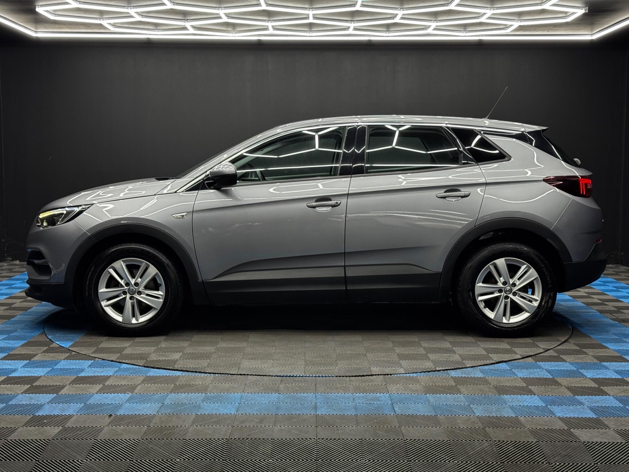 Vauxhall Grandland X view 8