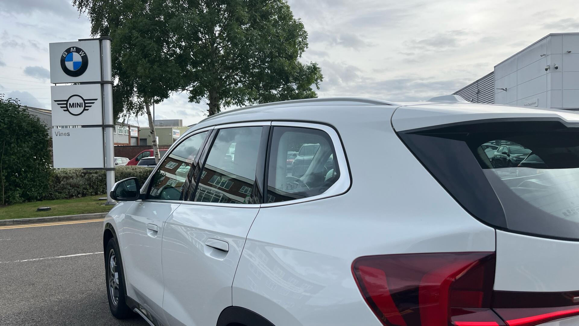 BMW iX1 view 33