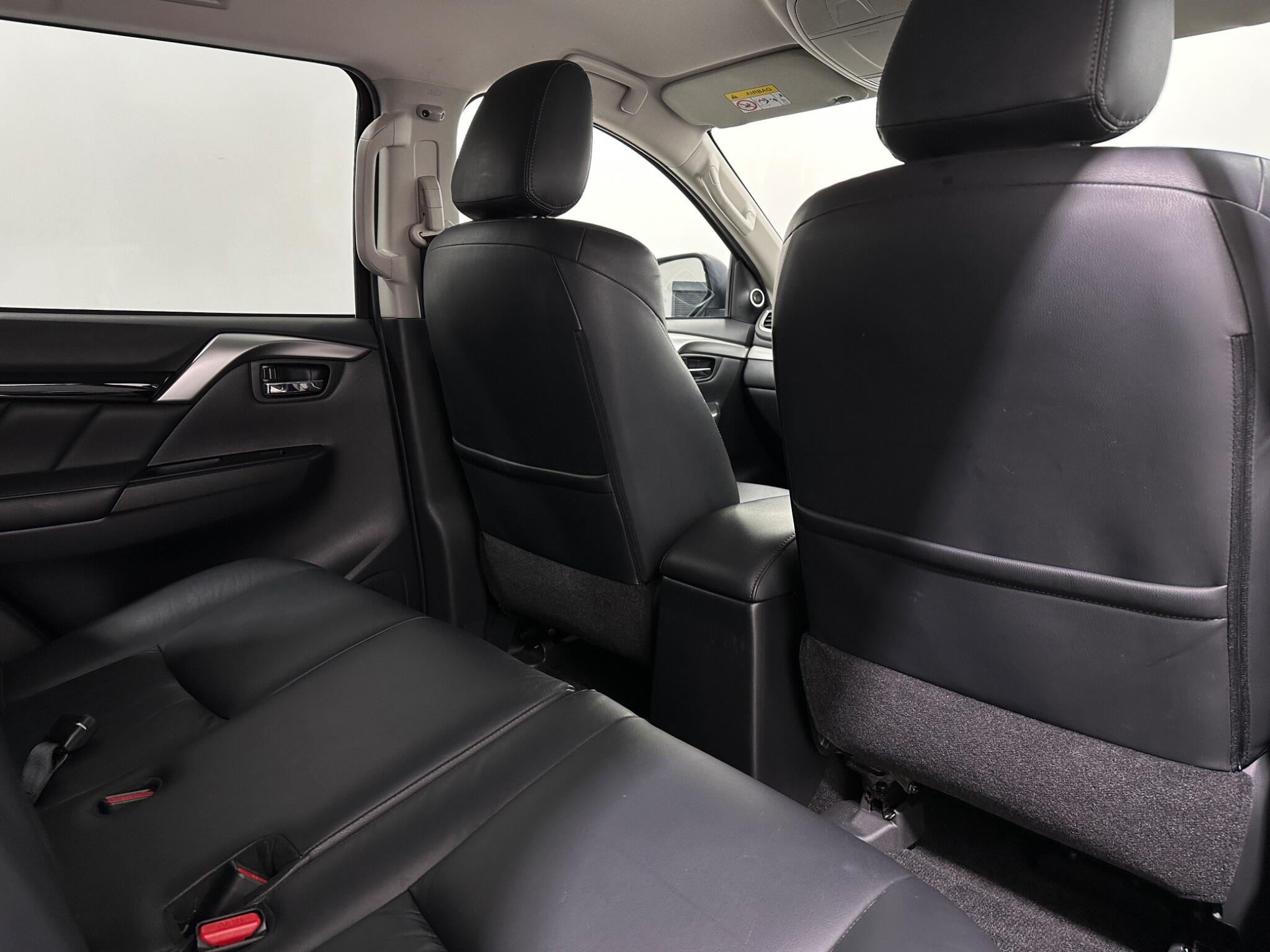 Mitsubishi Shogun Sport view 42