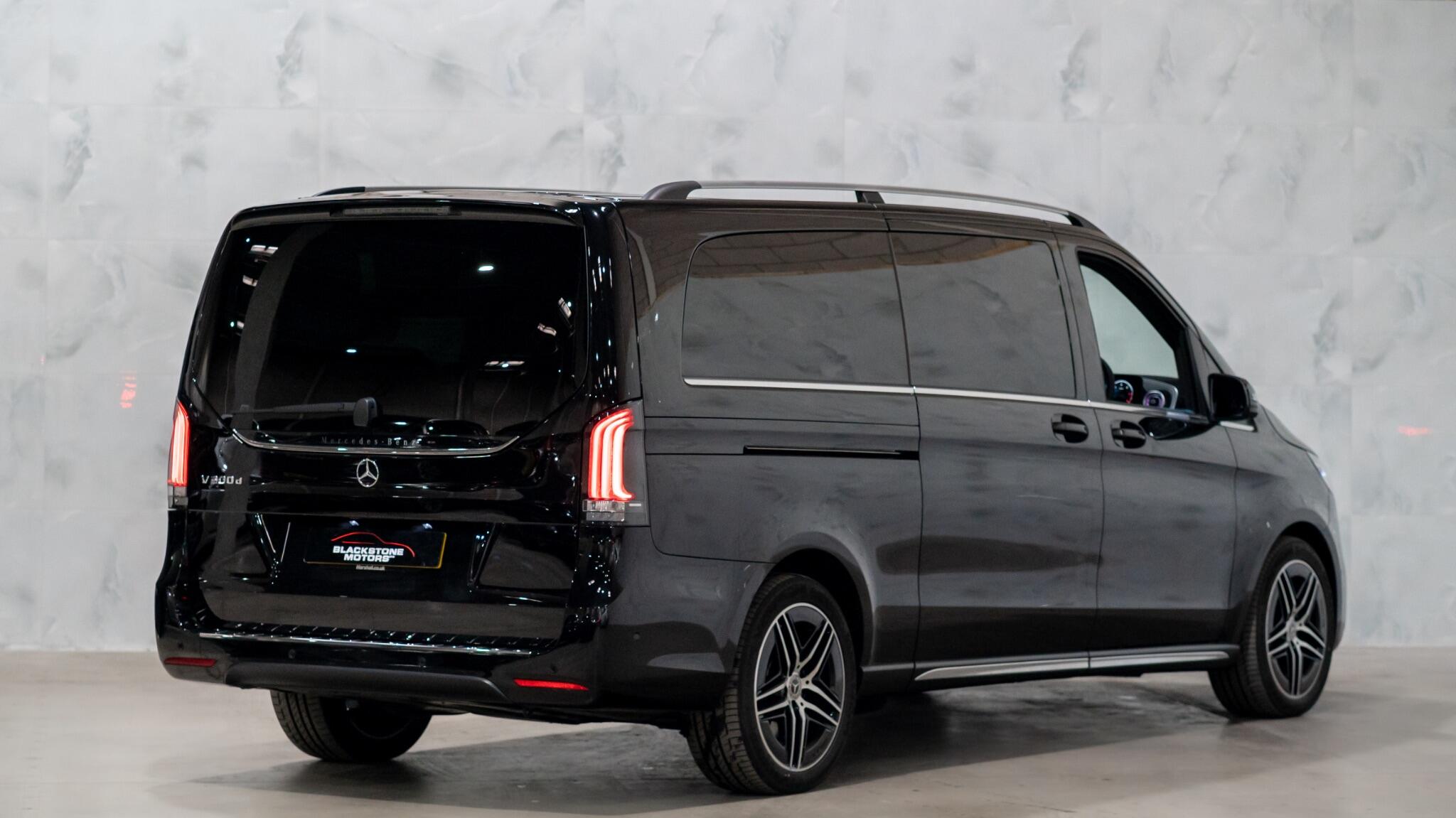 Mercedes-Benz V-Class view 9