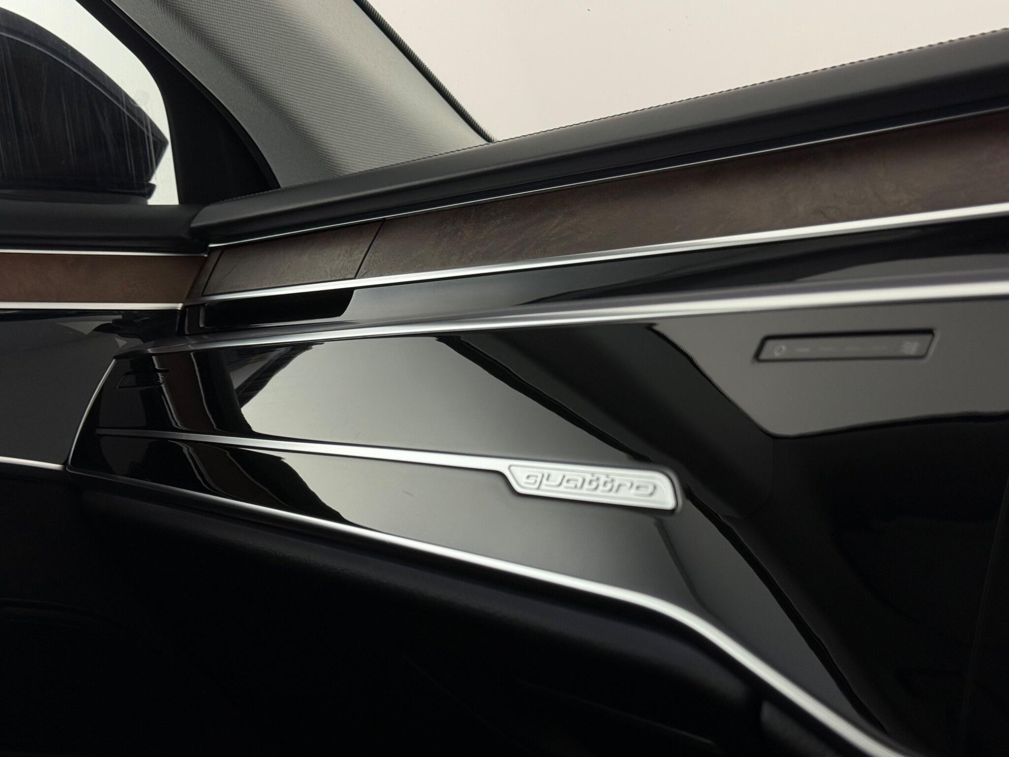 Audi A8 view 32
