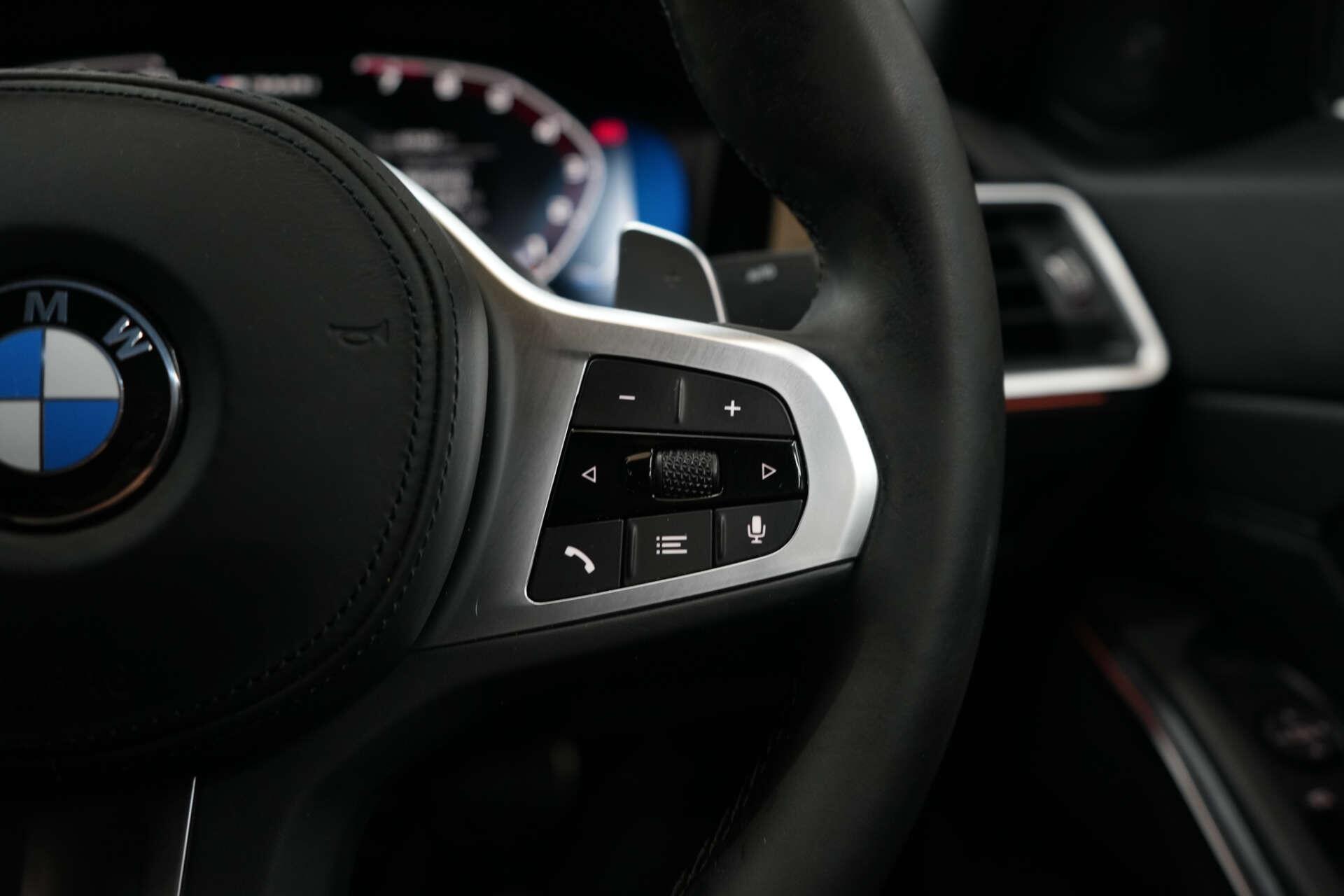 BMW 3 Series view 44