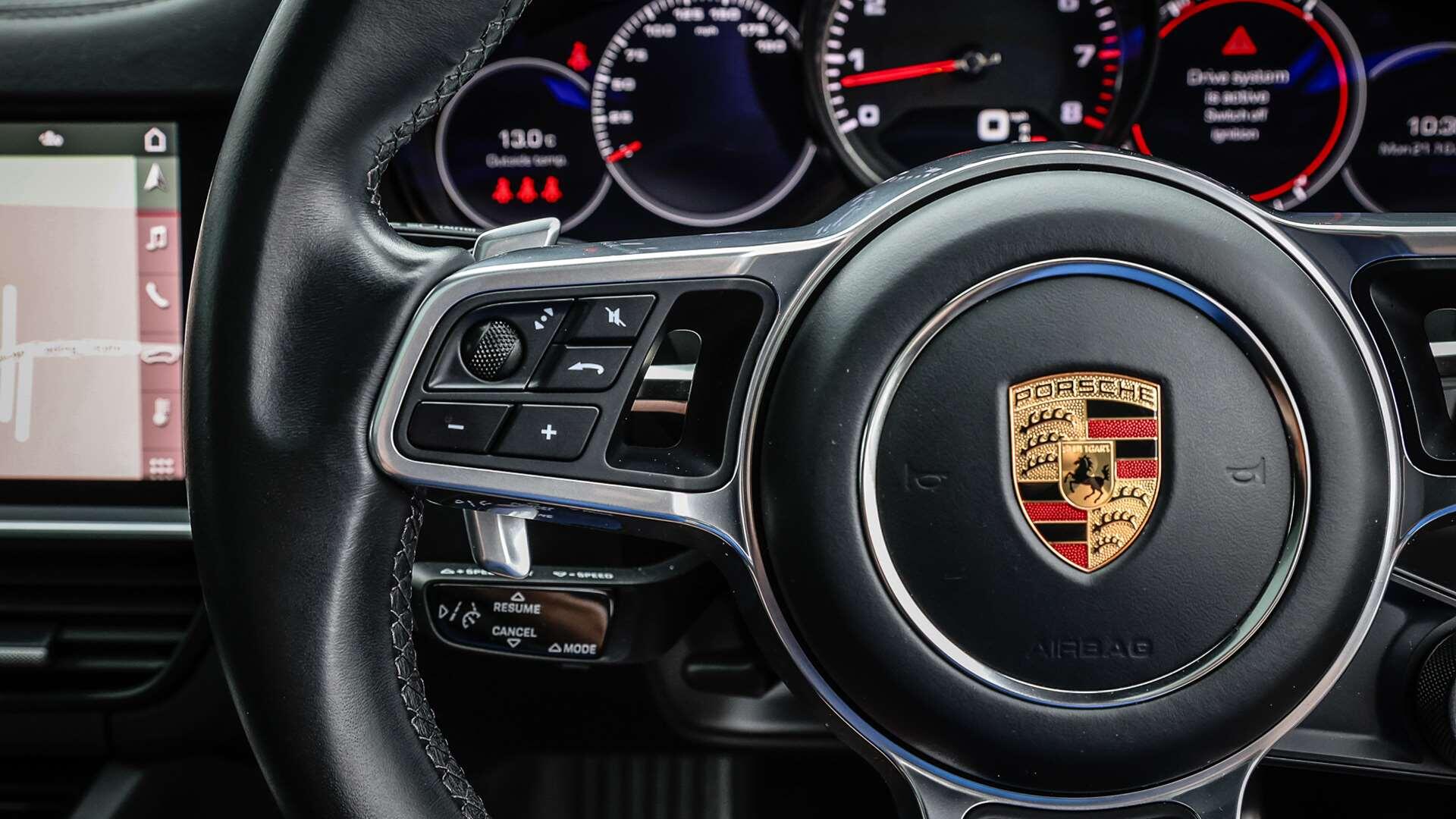 Porsche Cayenne view 18