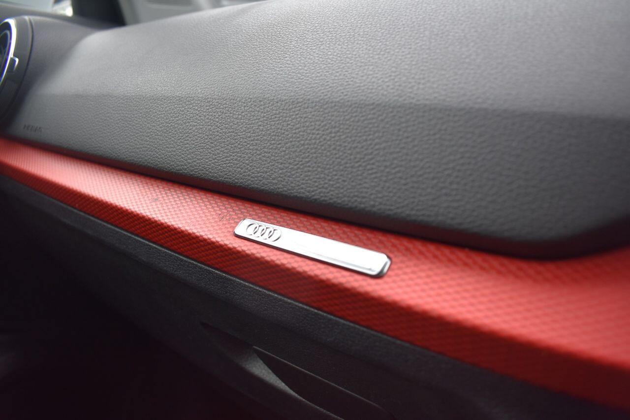 Audi Q2 view 8