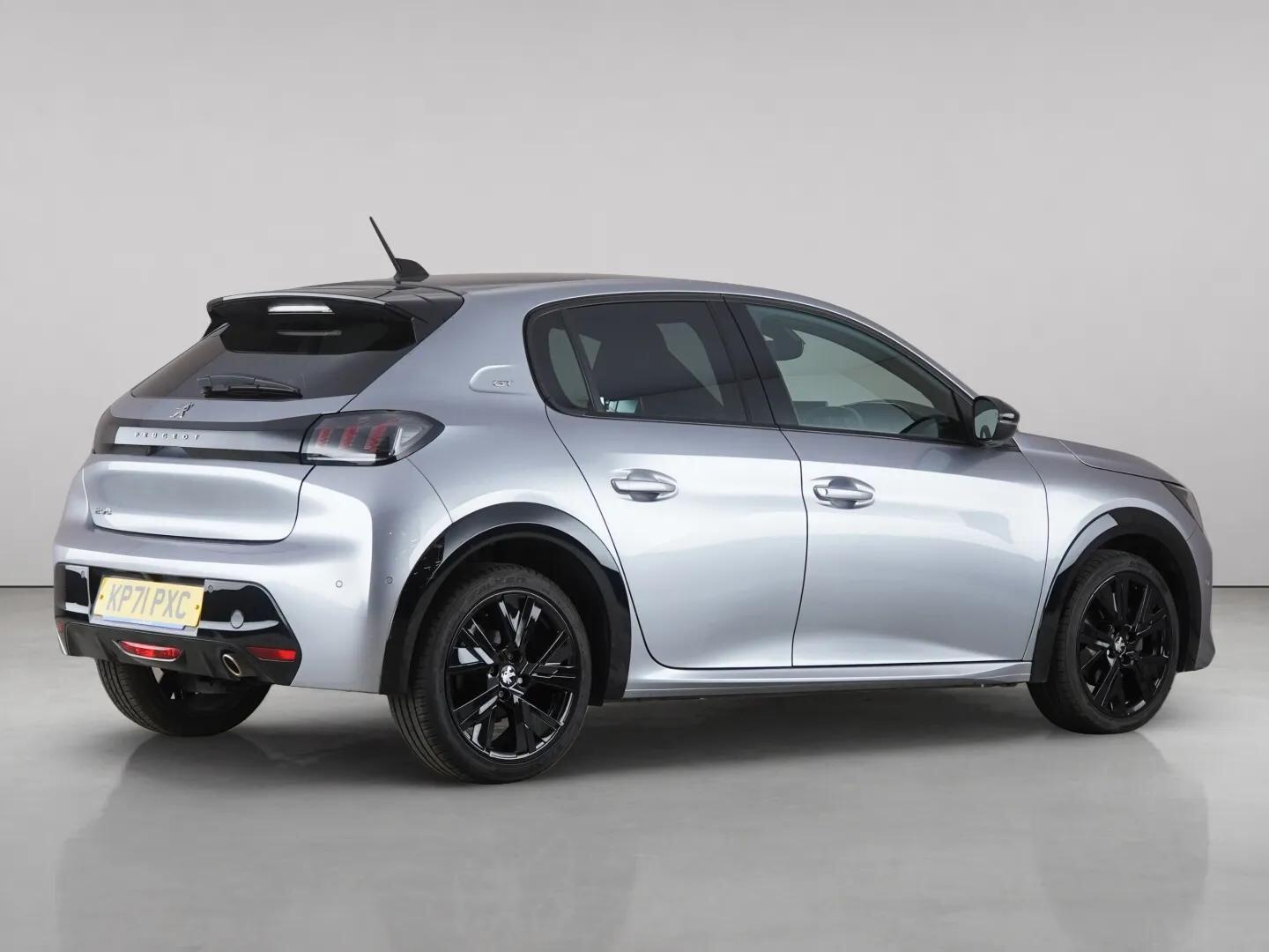 Peugeot 208 view 8