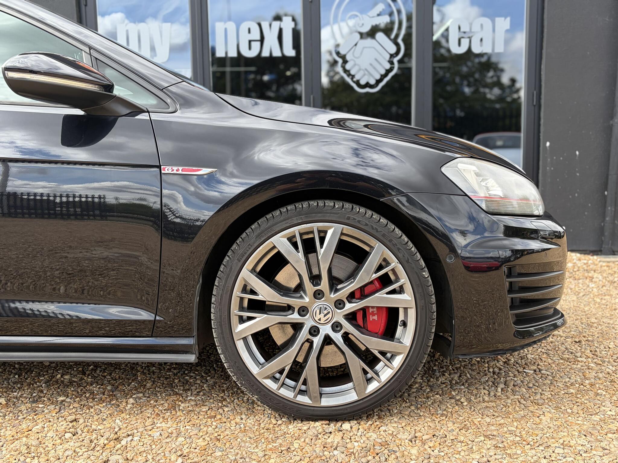 Volkswagen Golf view 14