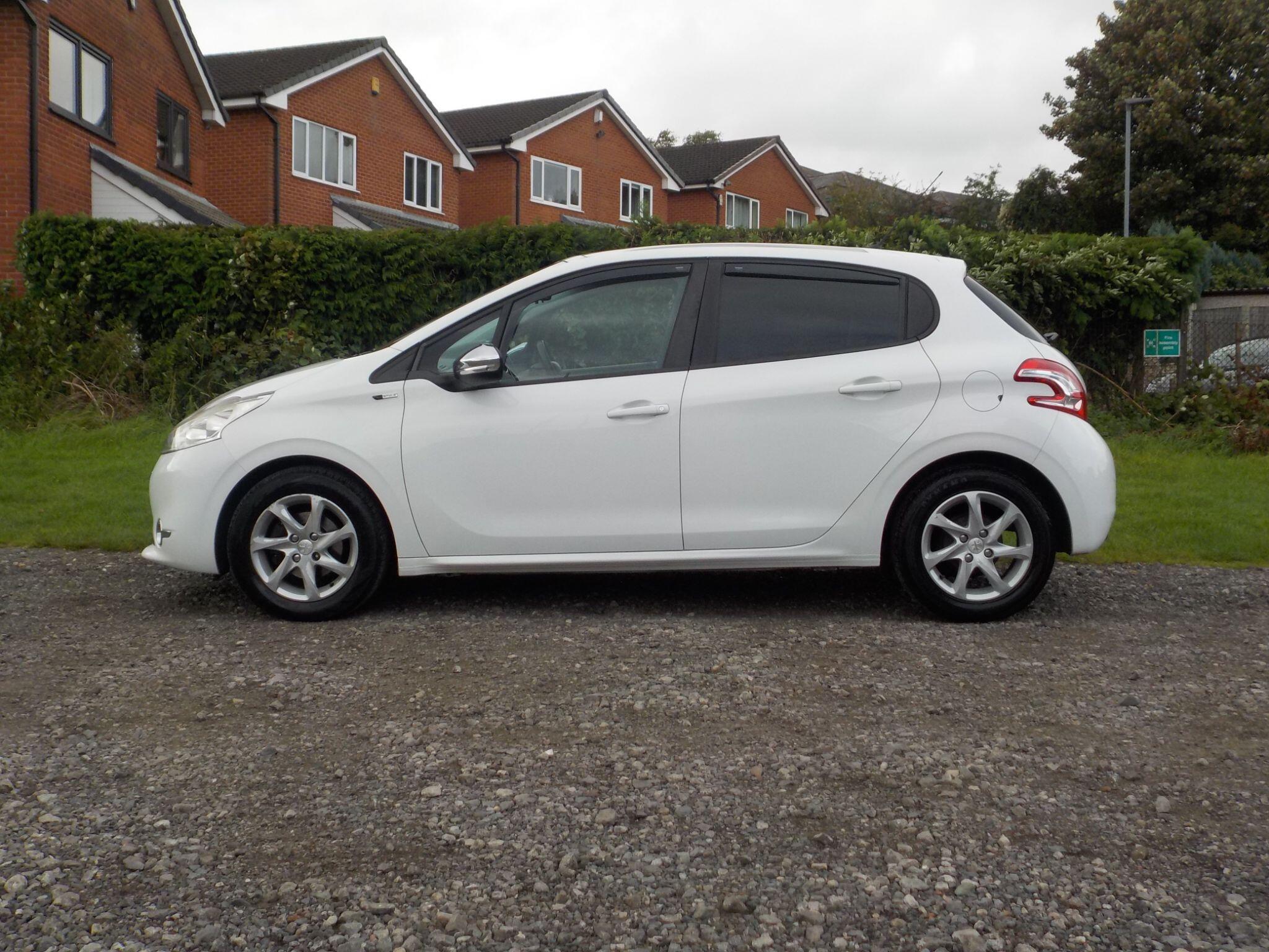 Peugeot 208 1.2 VTi PureTech Style Euro 6 5dr