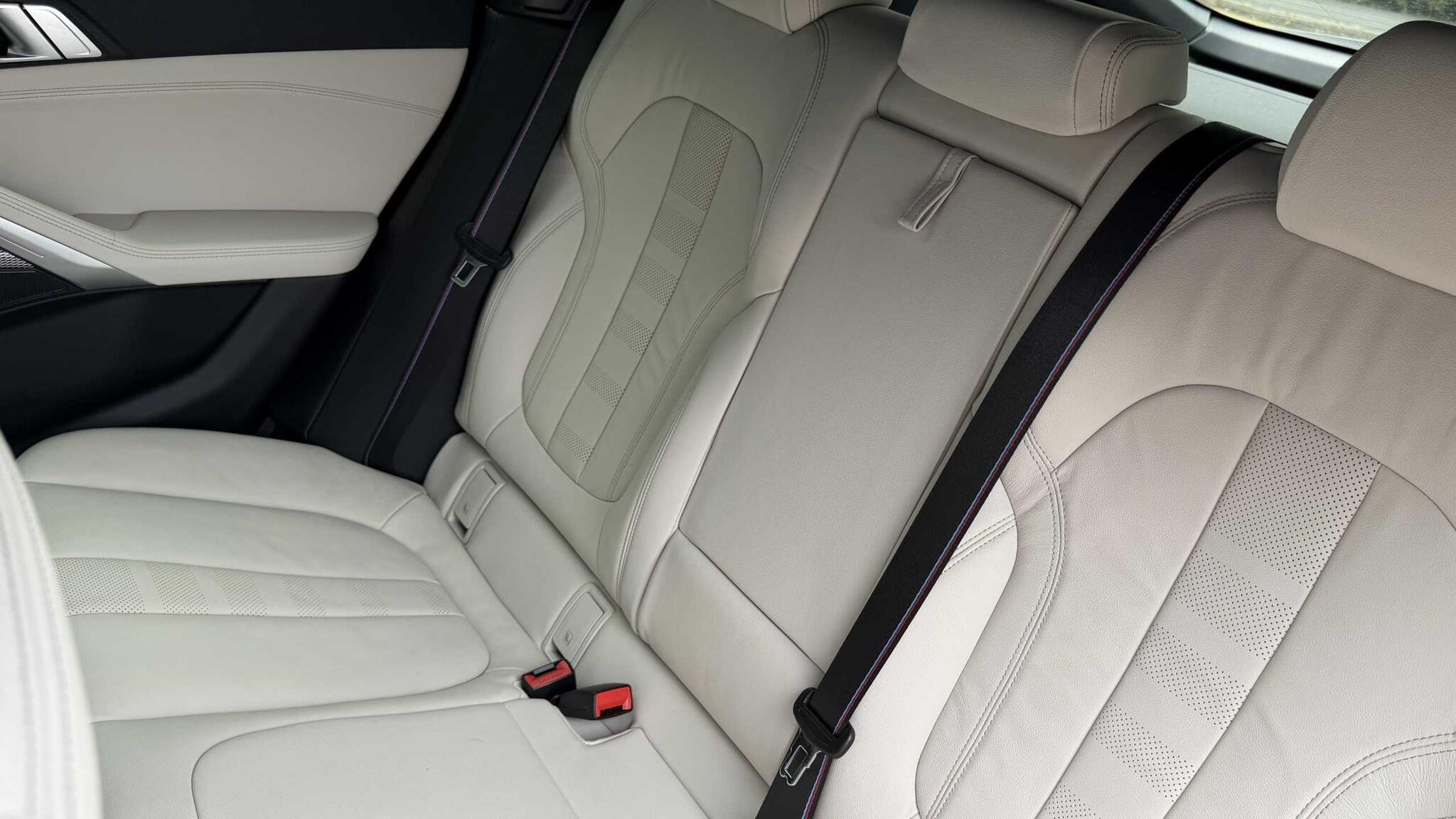 BMW X6 view 13
