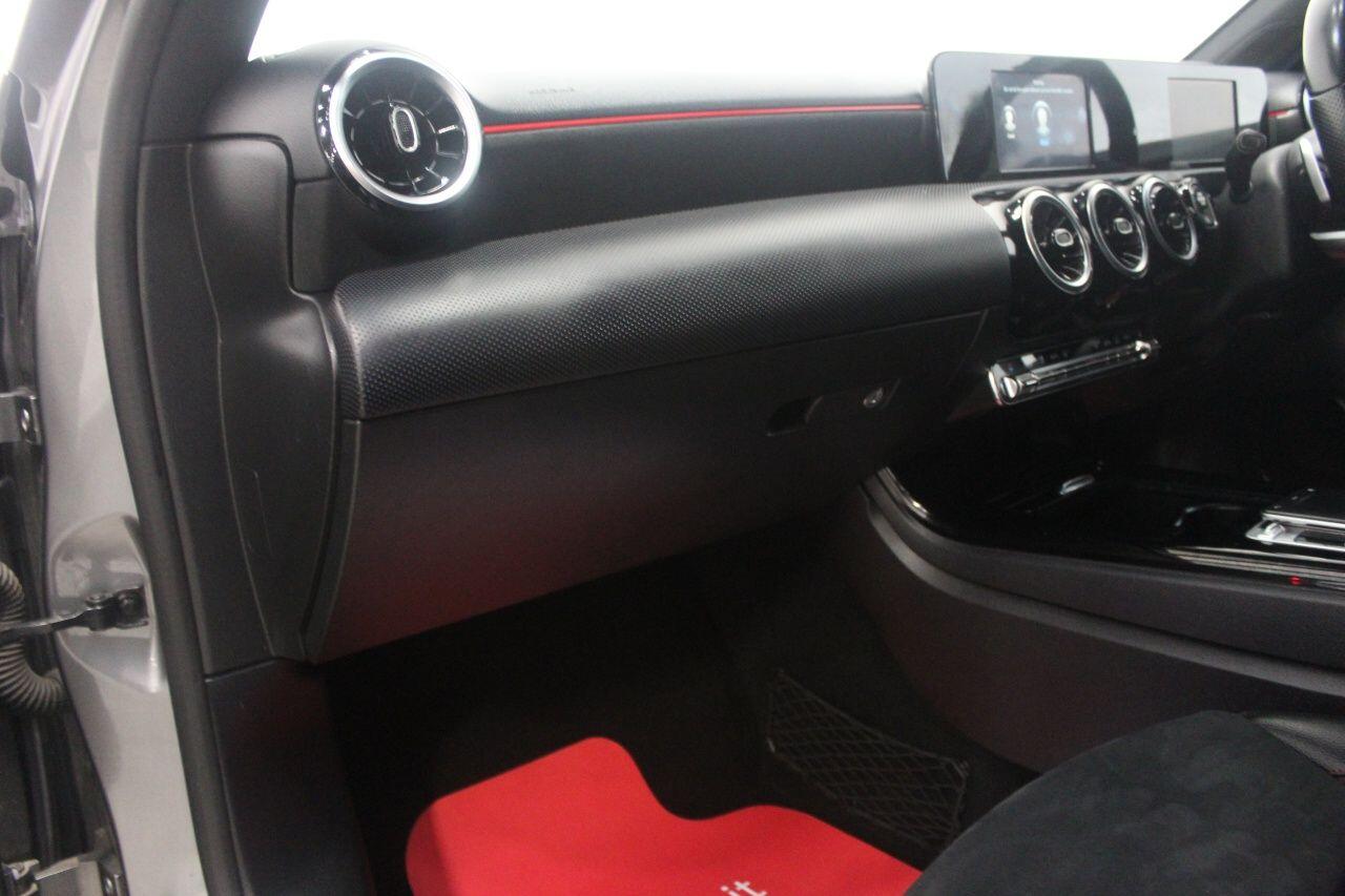 Mercedes-Benz A-Class view 27