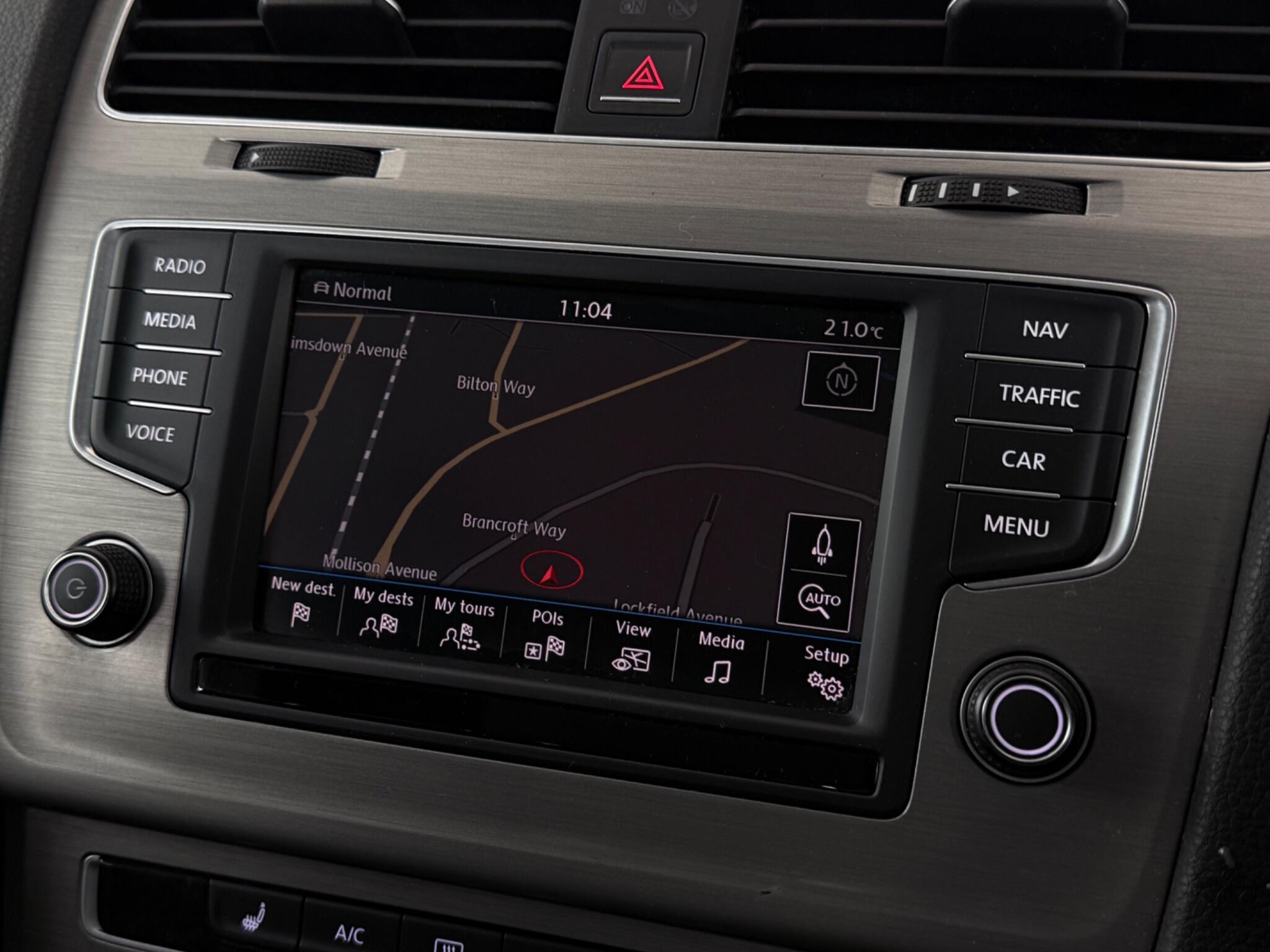 Volkswagen Golf view 21