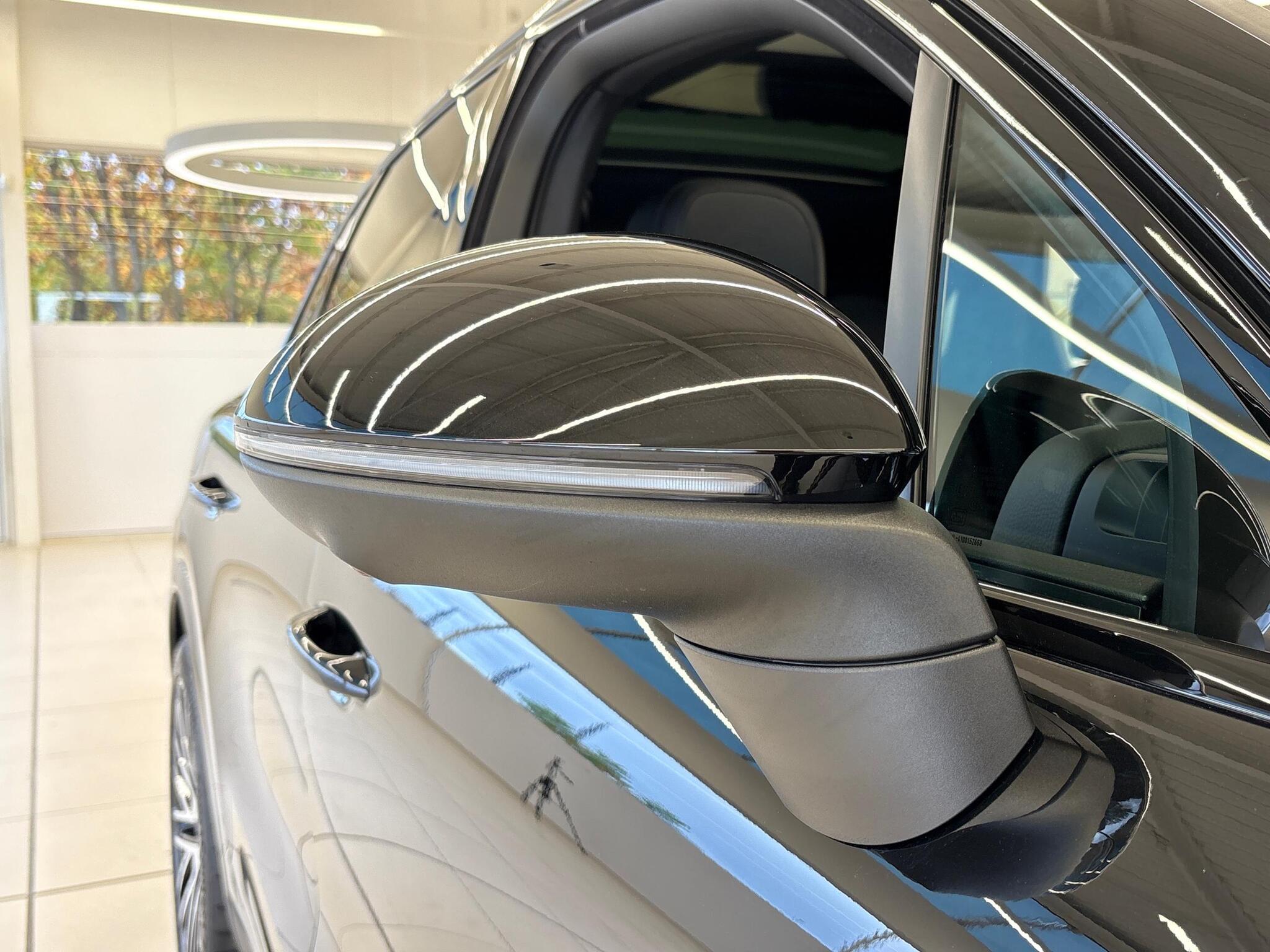 Porsche Cayenne view 22
