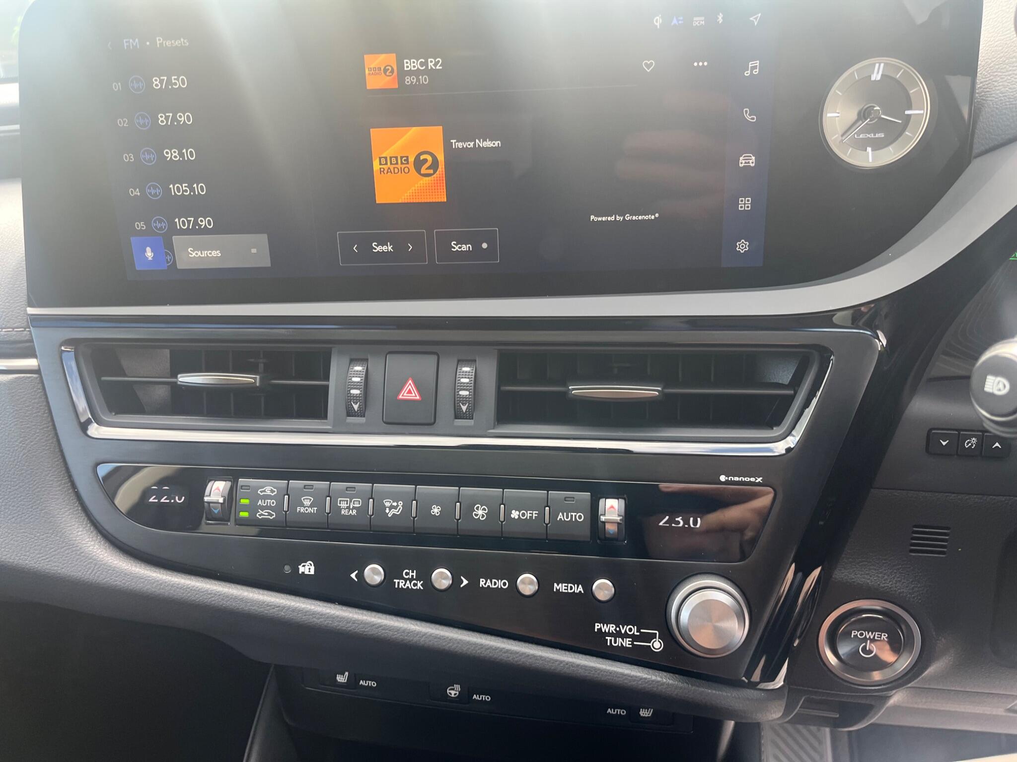 Lexus ES view 43