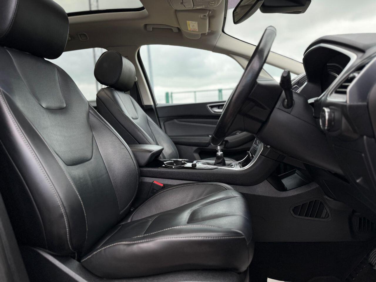 Ford S-Max view 10