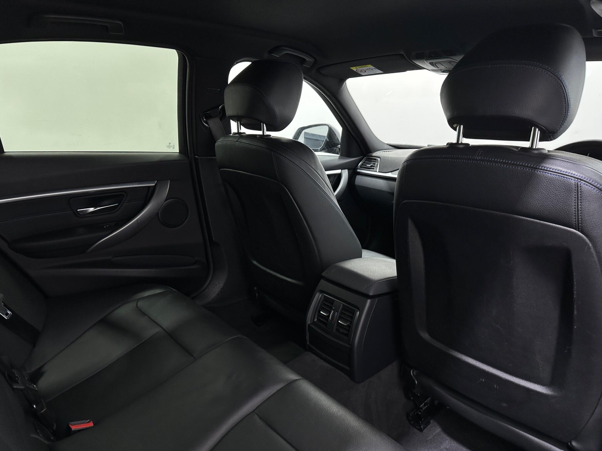 BMW 3 Series view 41
