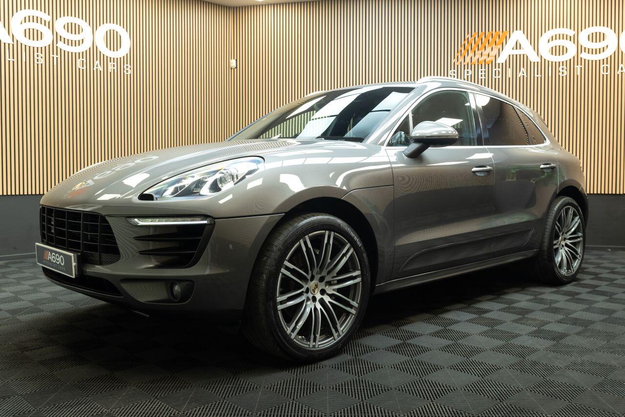 Porsche Macan view 3