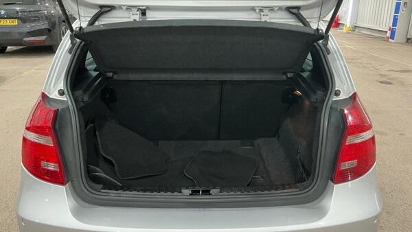BMW 1 Series view 9