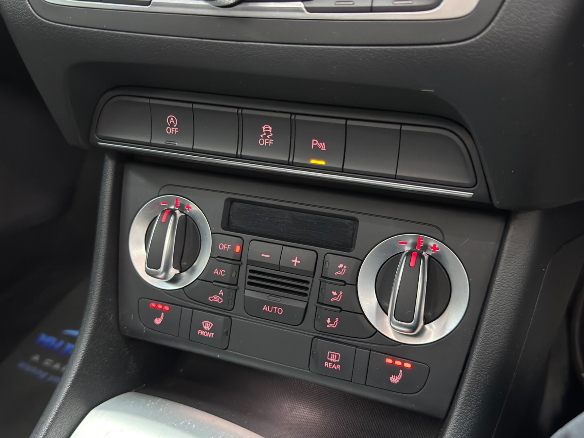 Audi Q3 view 10