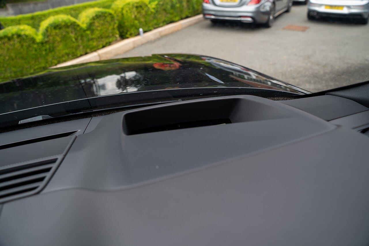 Land Rover Range Rover view 64
