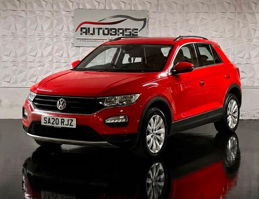Volkswagen T-Roc view 3