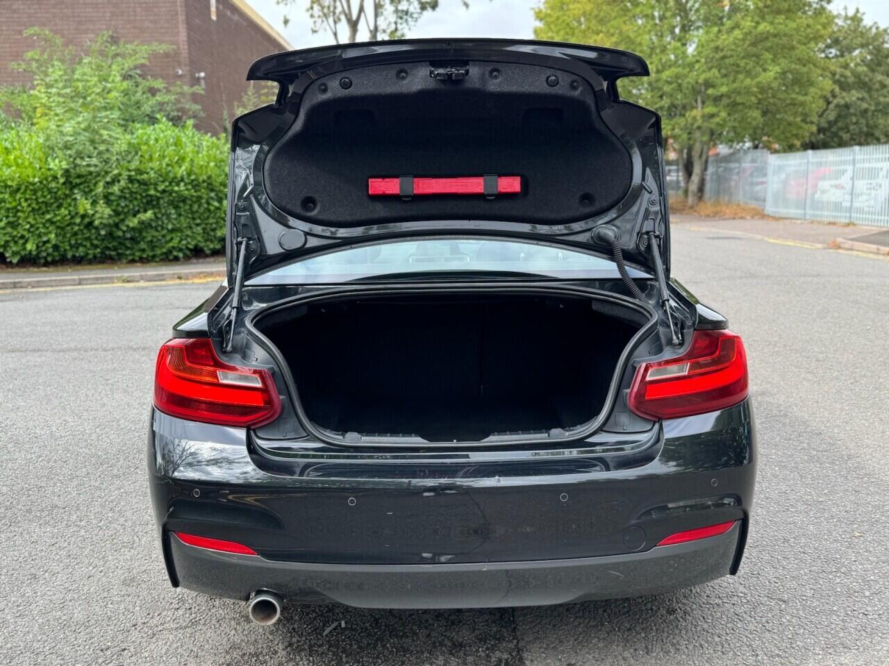 BMW 2 Series view 32