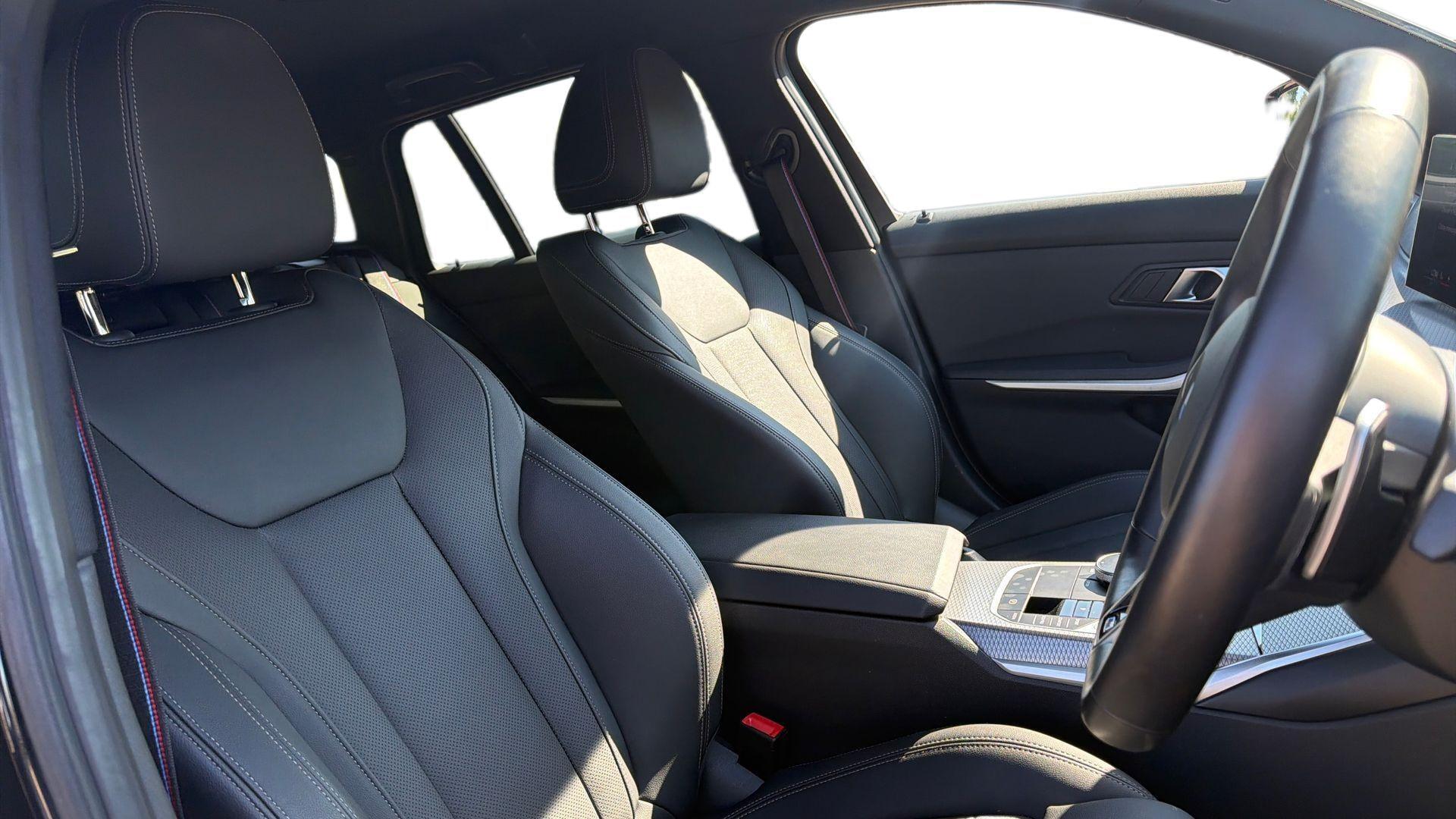BMW 3 Series view 11