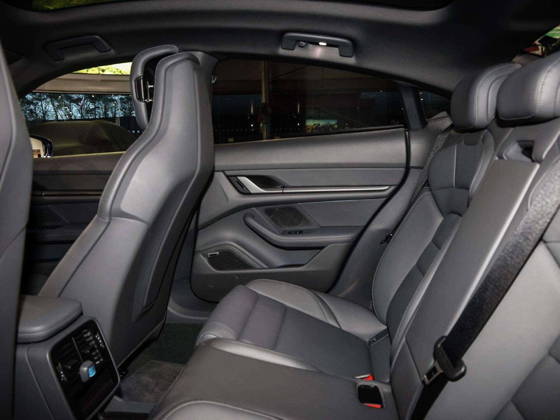 Porsche Taycan view 16